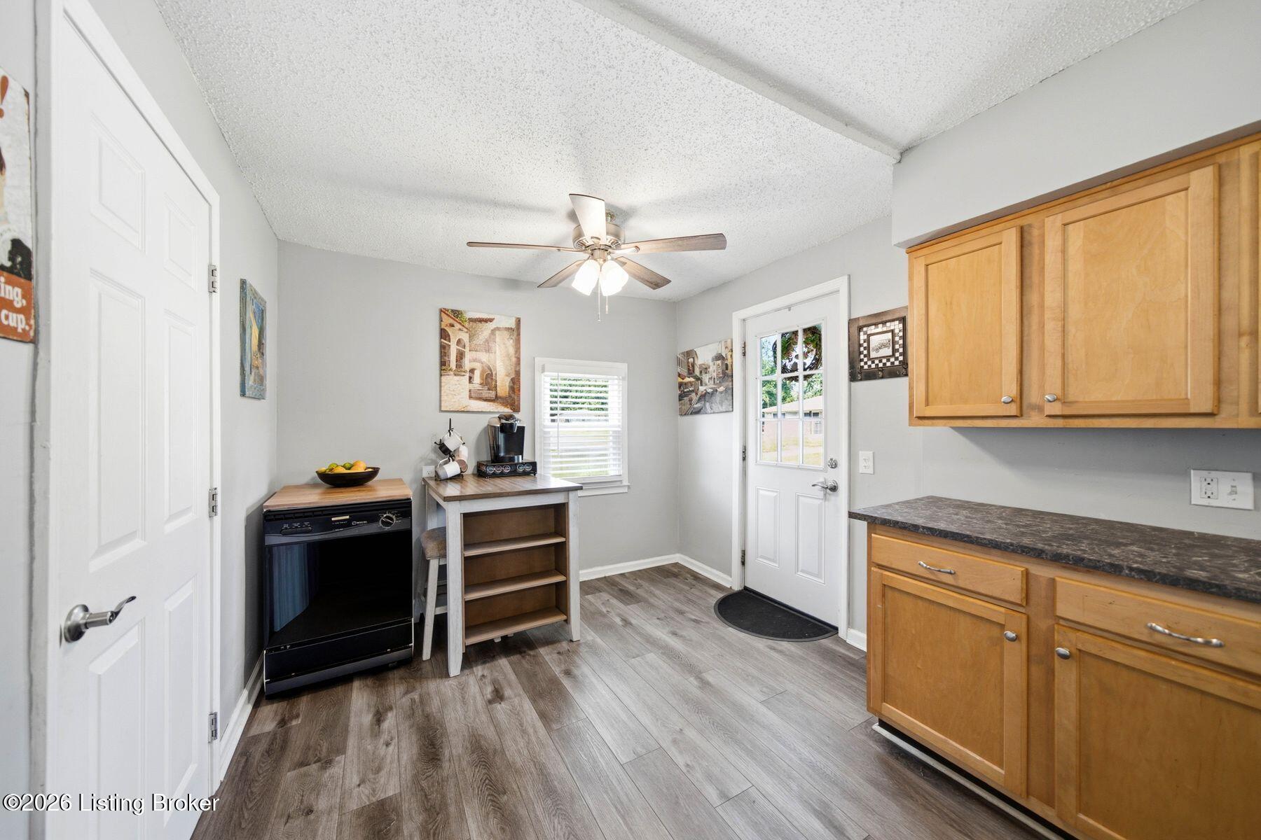 3120 S Crums Ln Property Photo 15