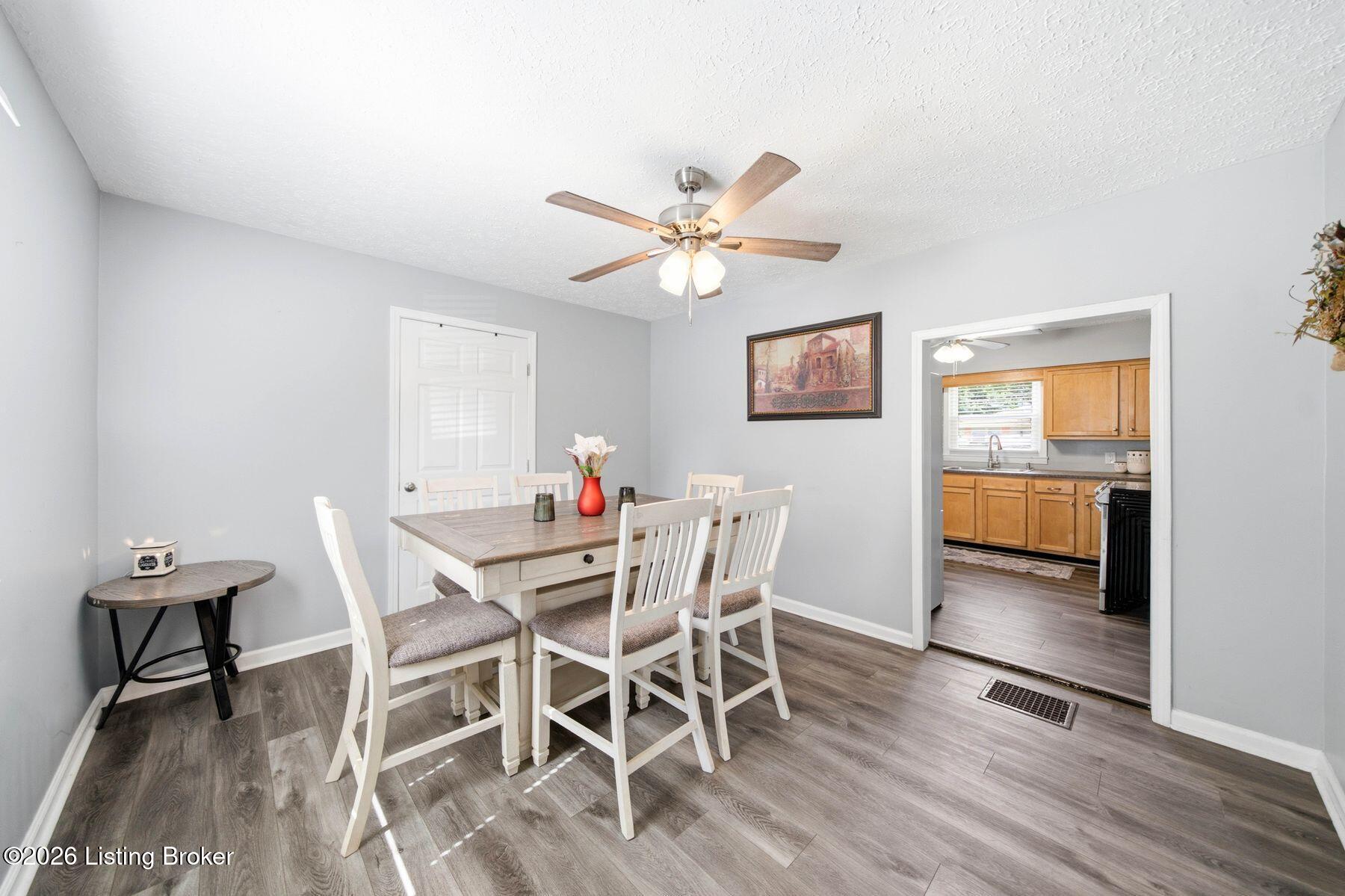 3120 S Crums Ln Property Photo 19