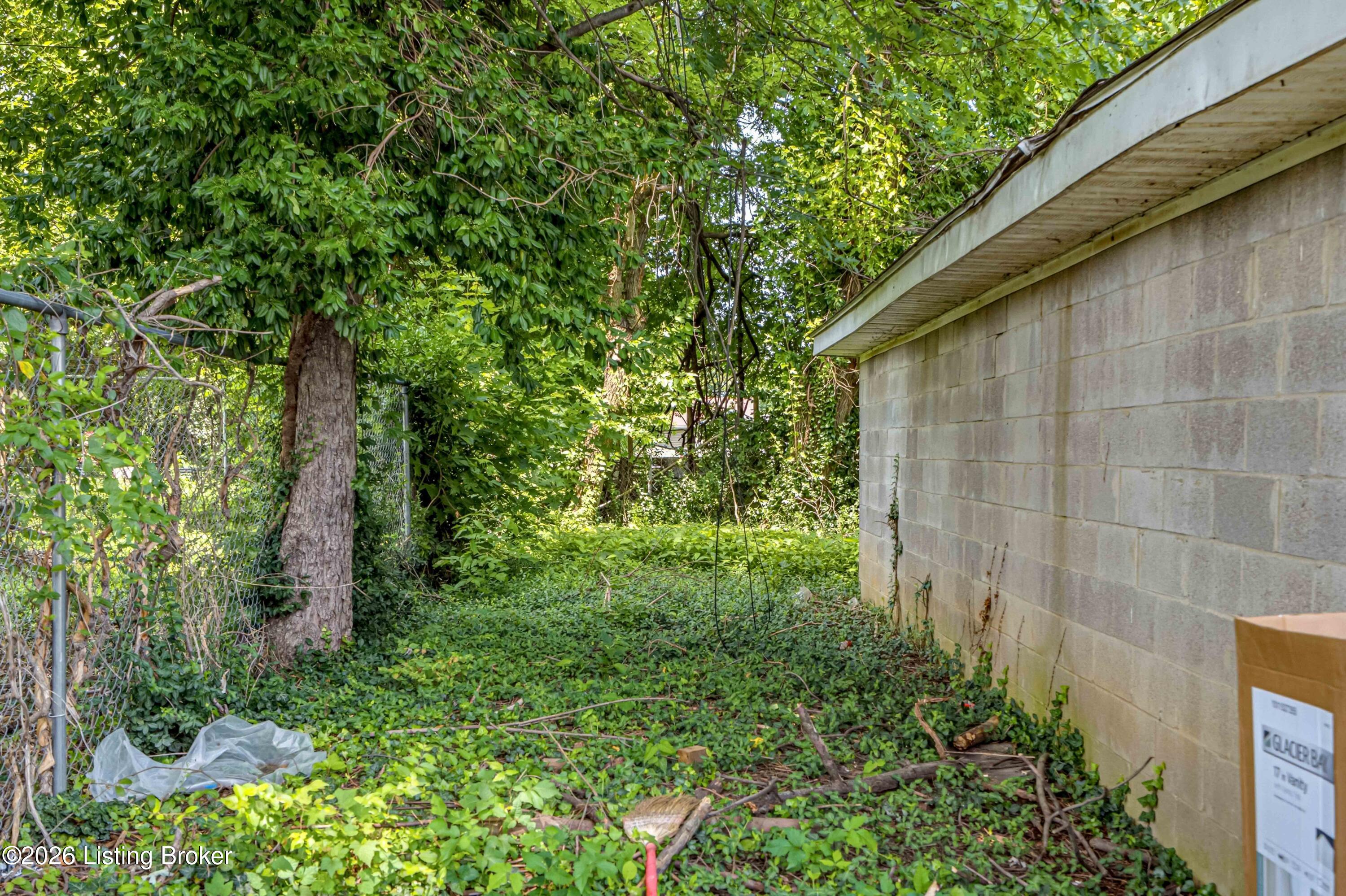 3443 Algonquin Pkwy Property Photo 7