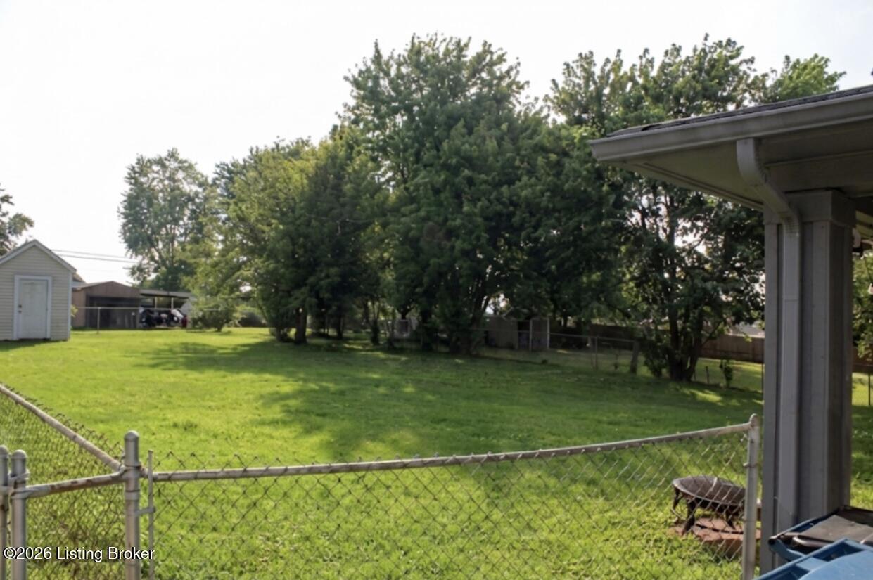 209 Riverview Ln Property Photo 3