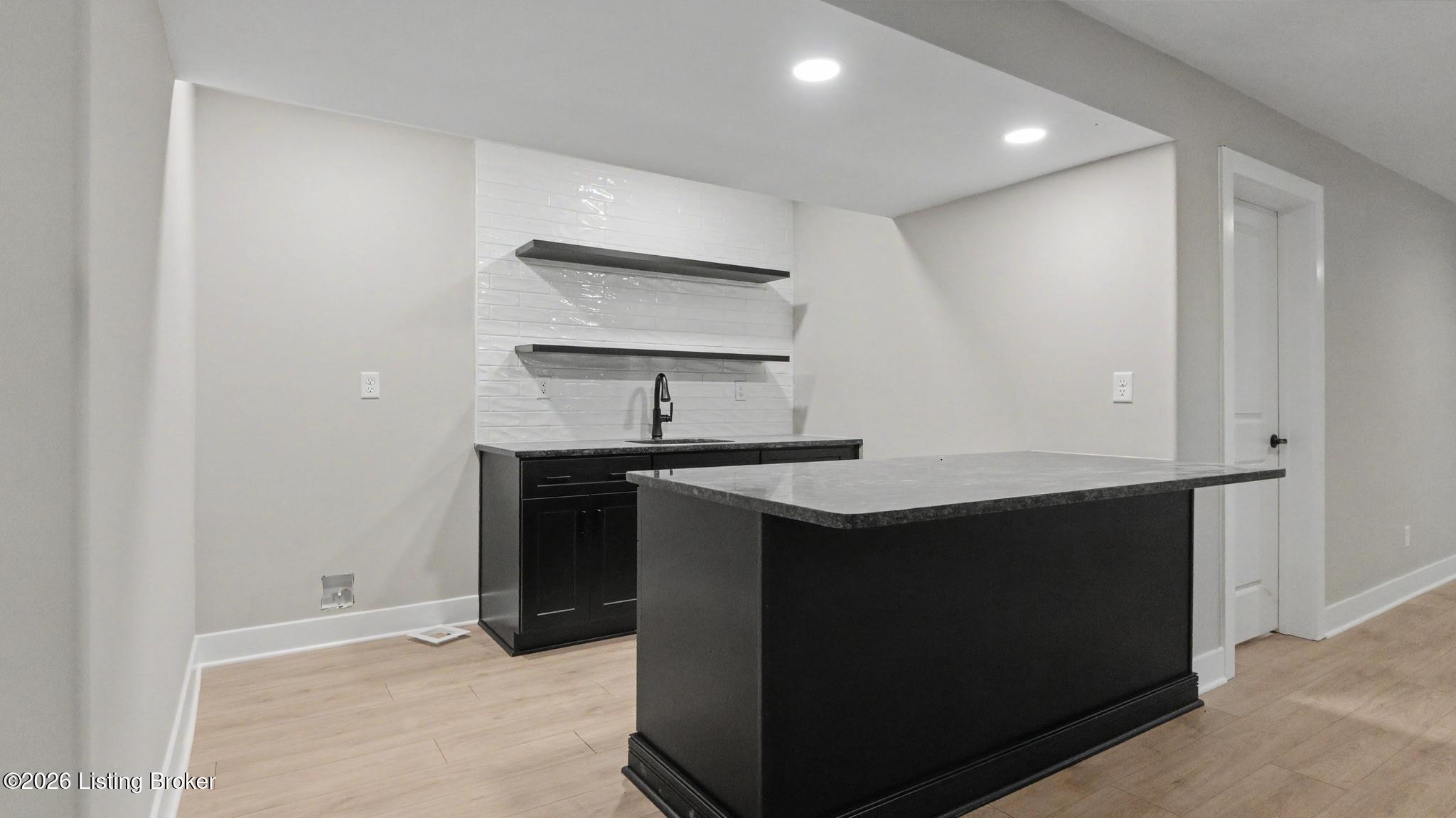 8607 Glenhope Dr Property Photo 44