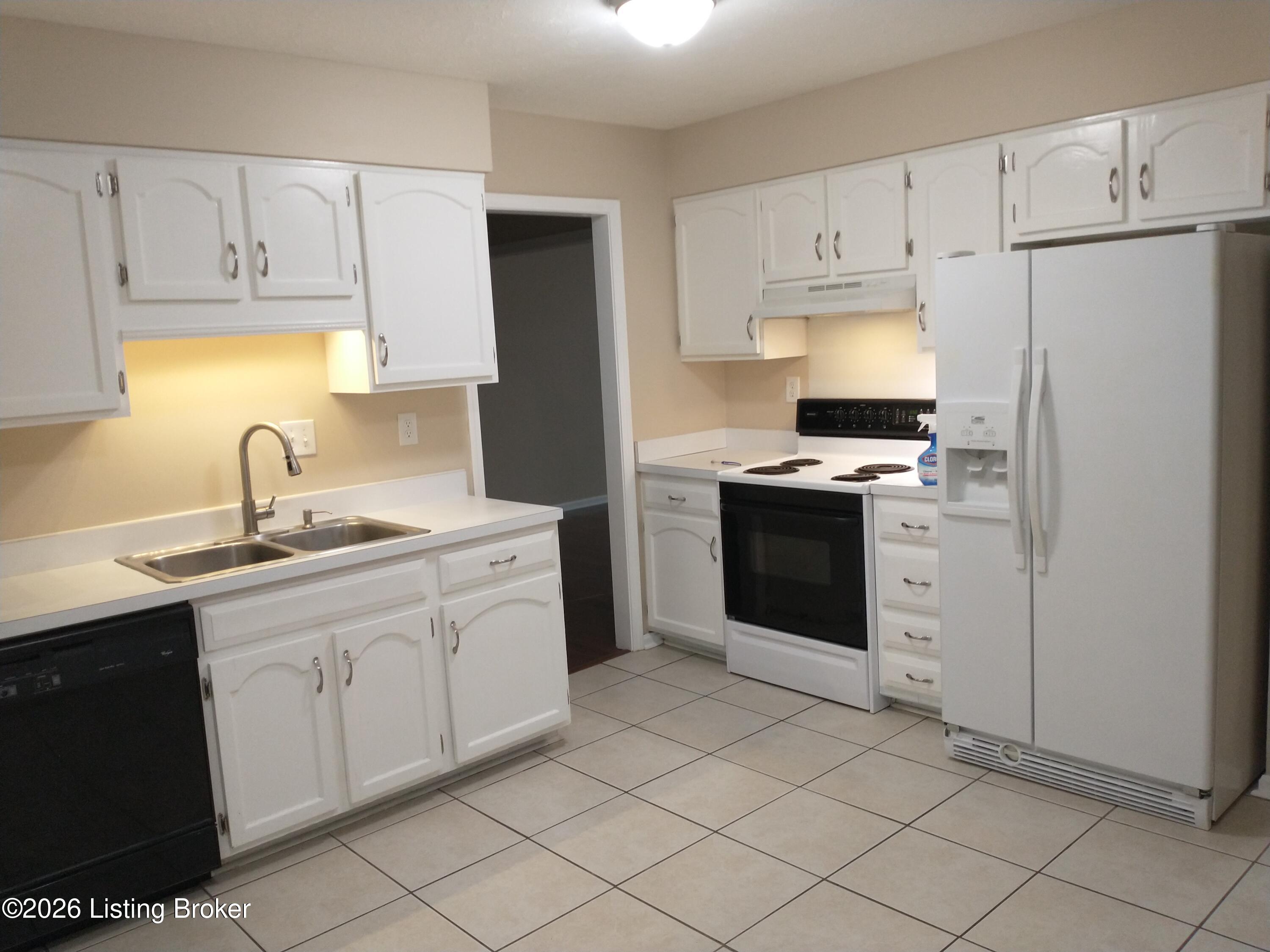 3909 Jenica Way Property Photo 11
