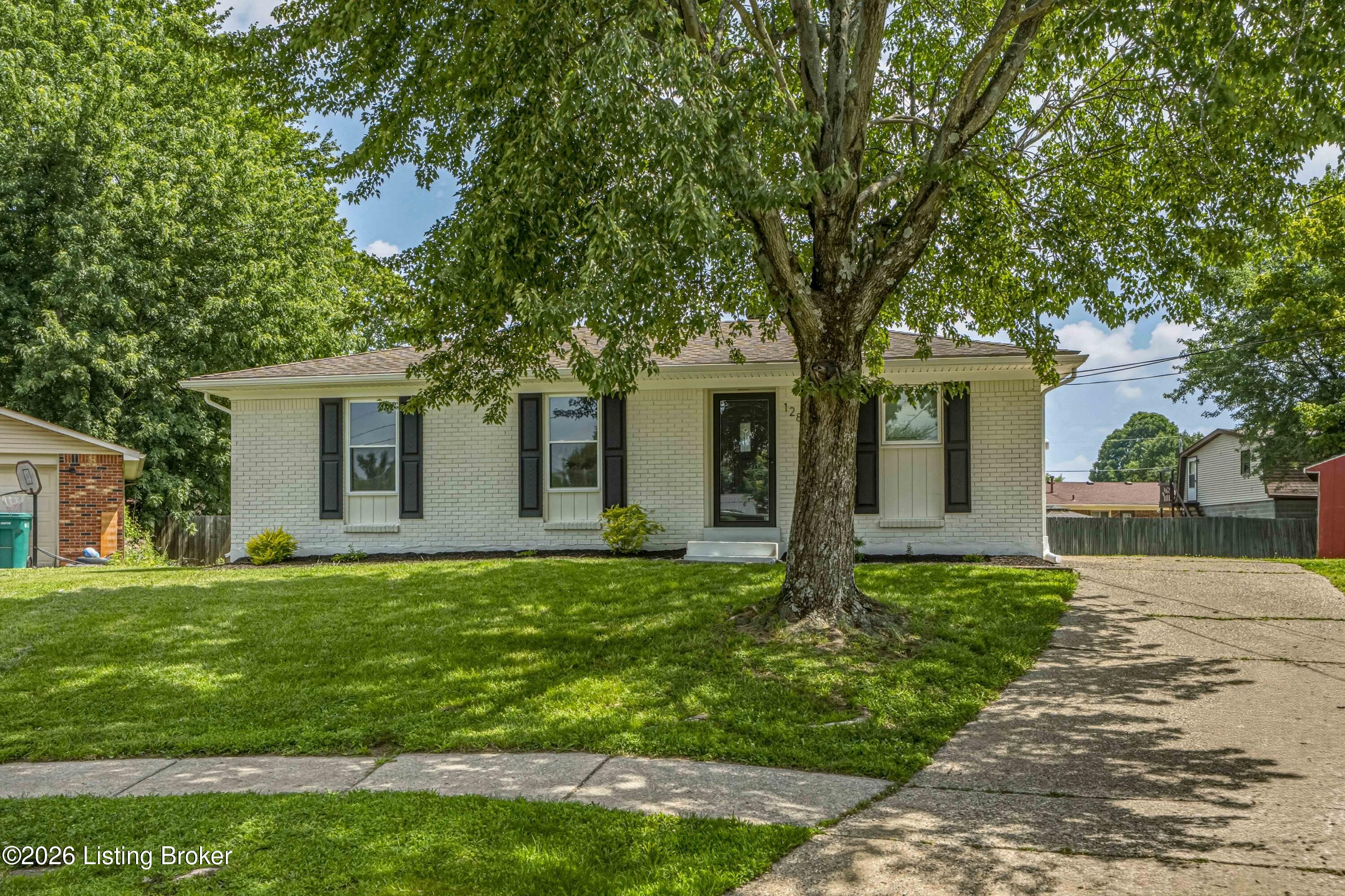 128 Gofton Ct Property Photo 2
