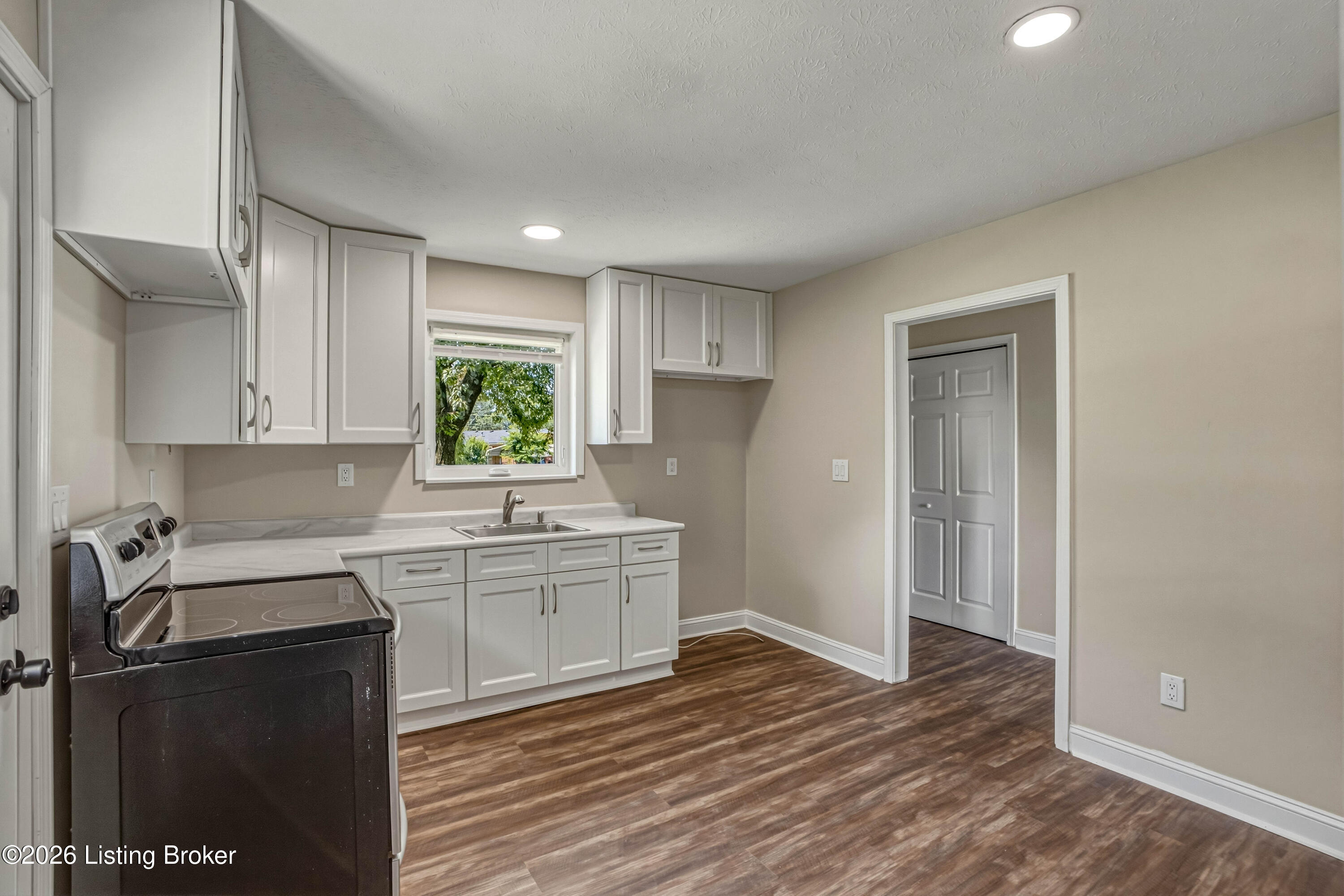 128 Gofton Ct Property Photo 8