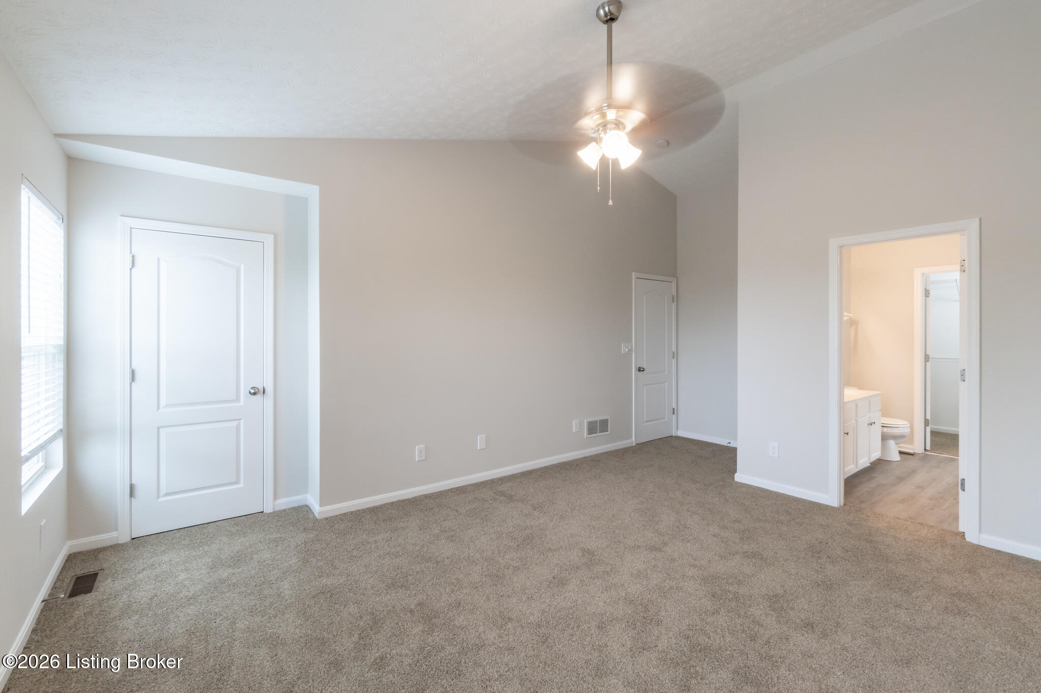 3024 Mary Crest Dr Property Photo 9