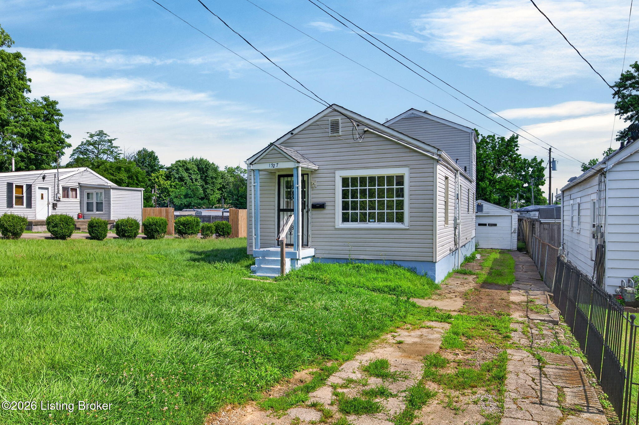 1327 Shingo Ave Property Photo 1