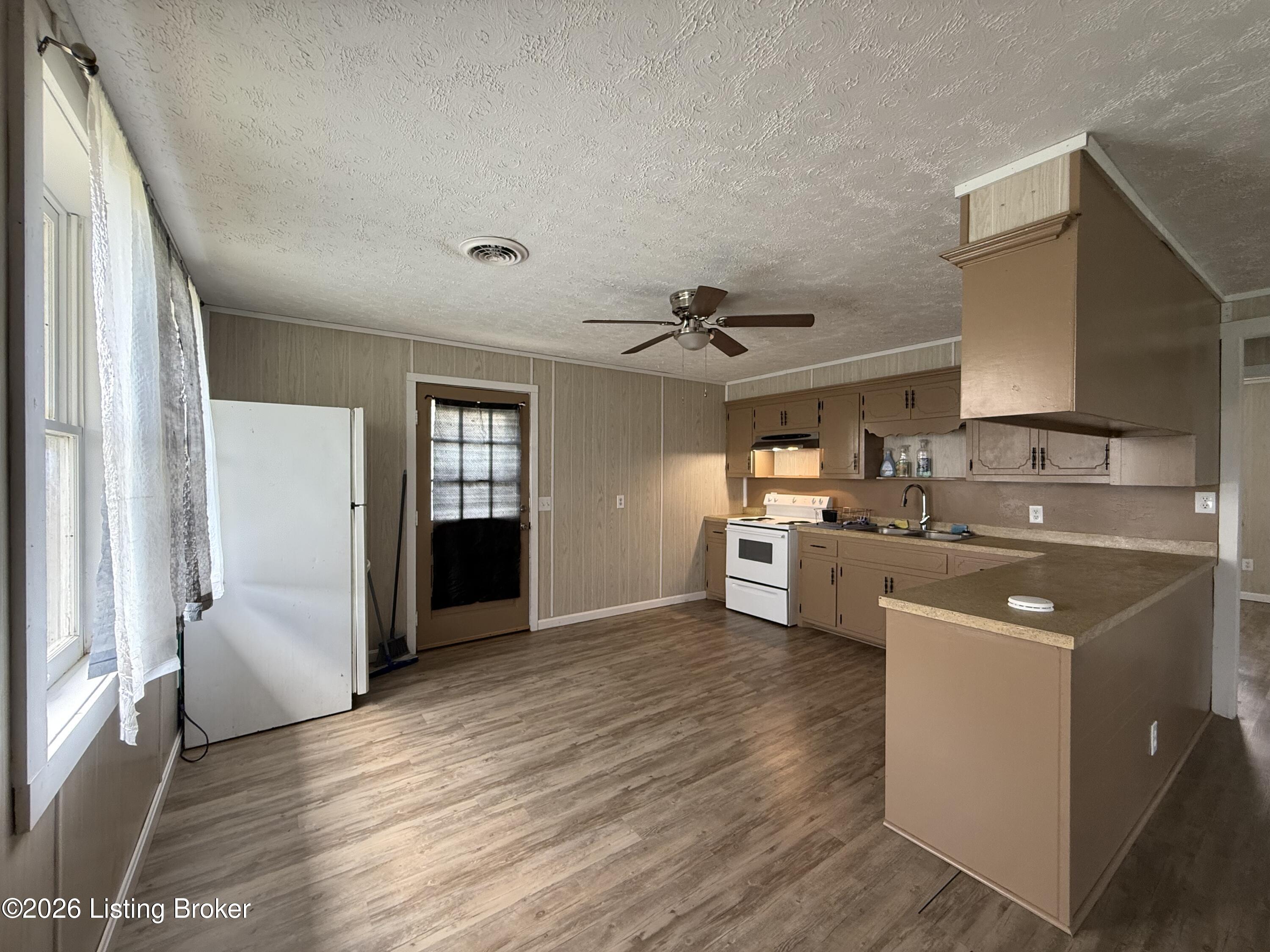 11335 Anneta Rd Property Photo 3