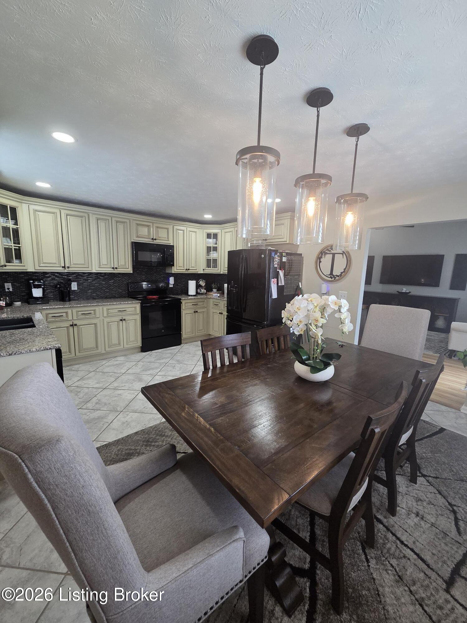 7106 Astin Ct Property Photo 12