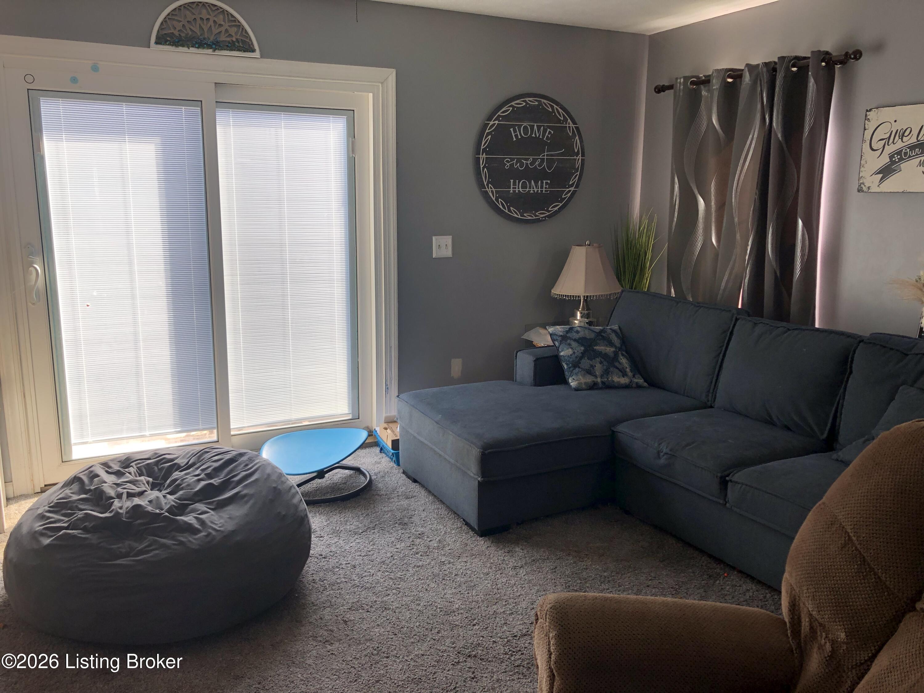 938 Poplar Trace Property Photo 3