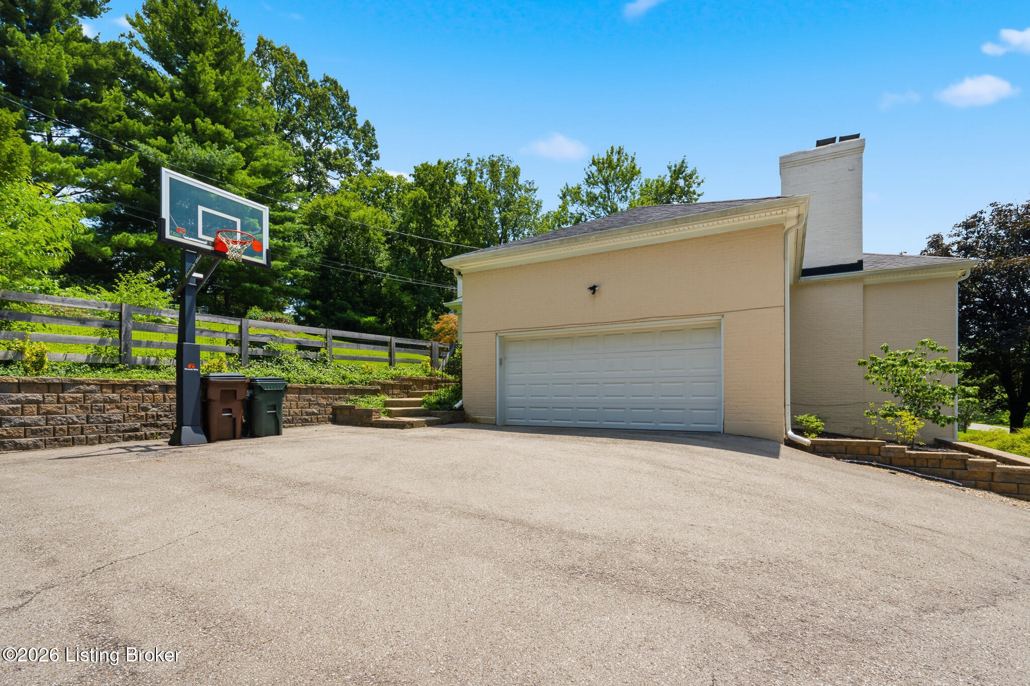 417 Blankenbaker Ln Property Photo 26