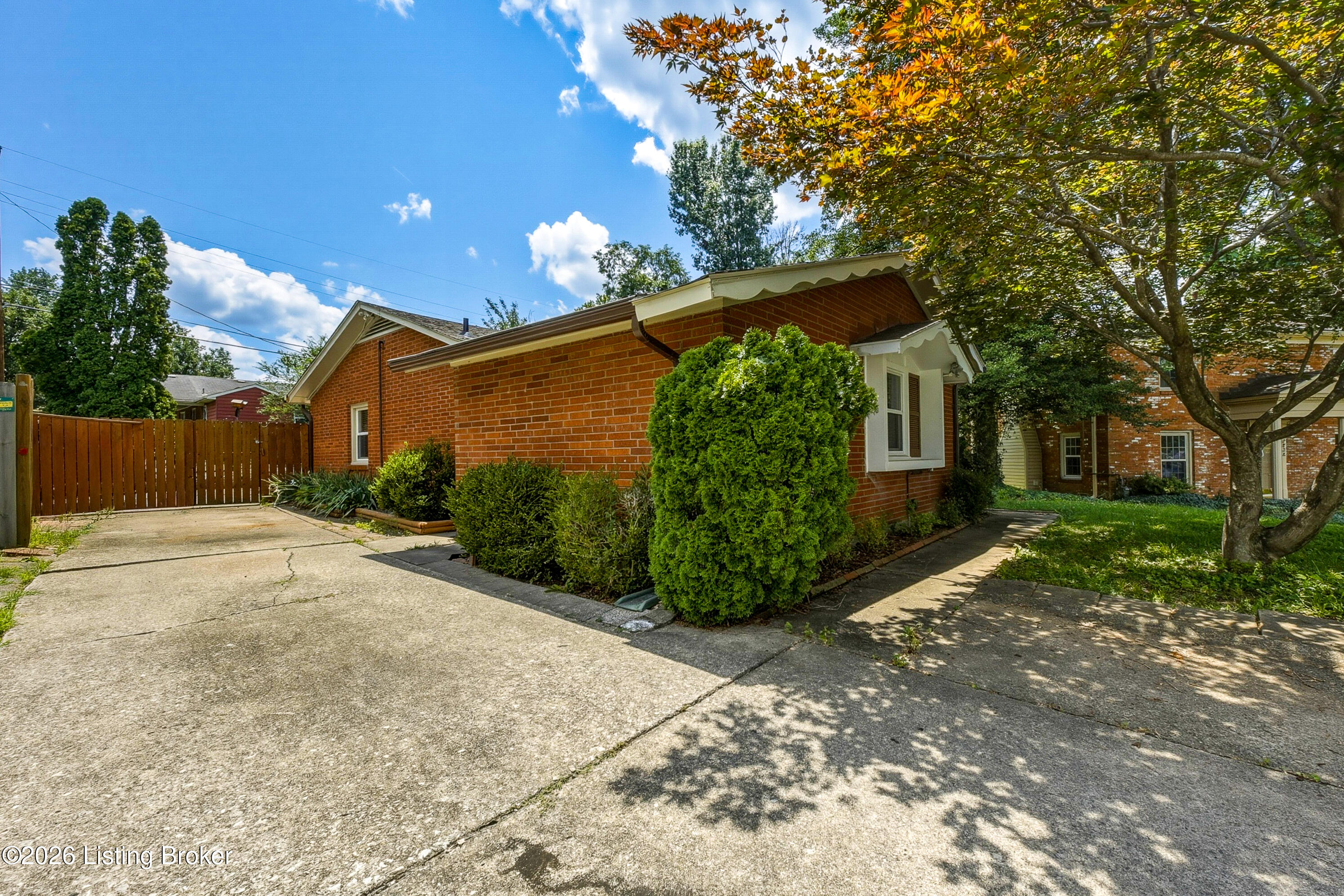 2830 Rockhaven Ave Property Photo 2