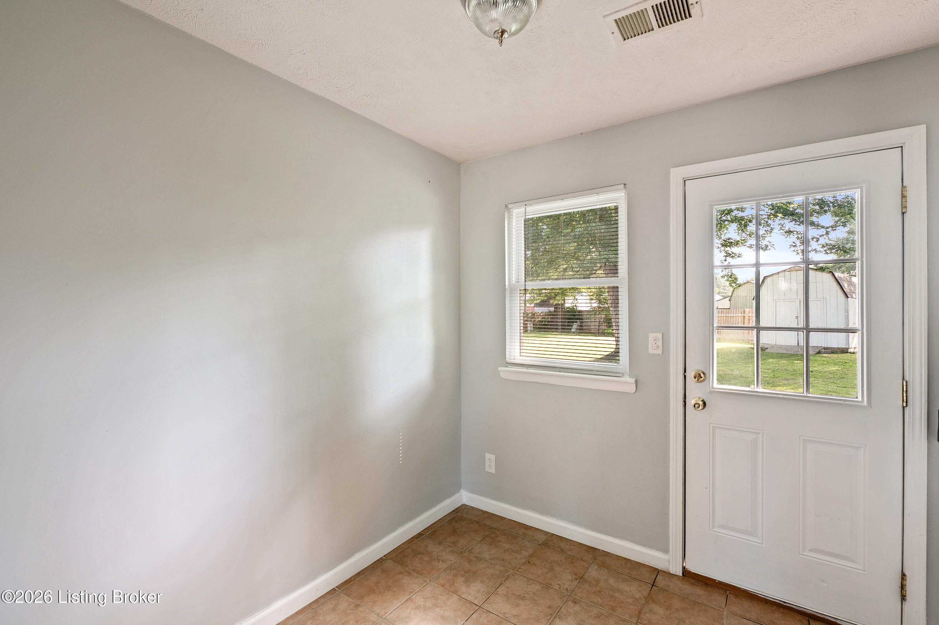 146 Red Bird Rd Property Photo 10