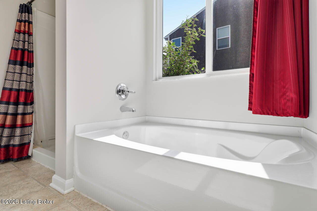 105 Mountain Stone Ct Property Photo 32
