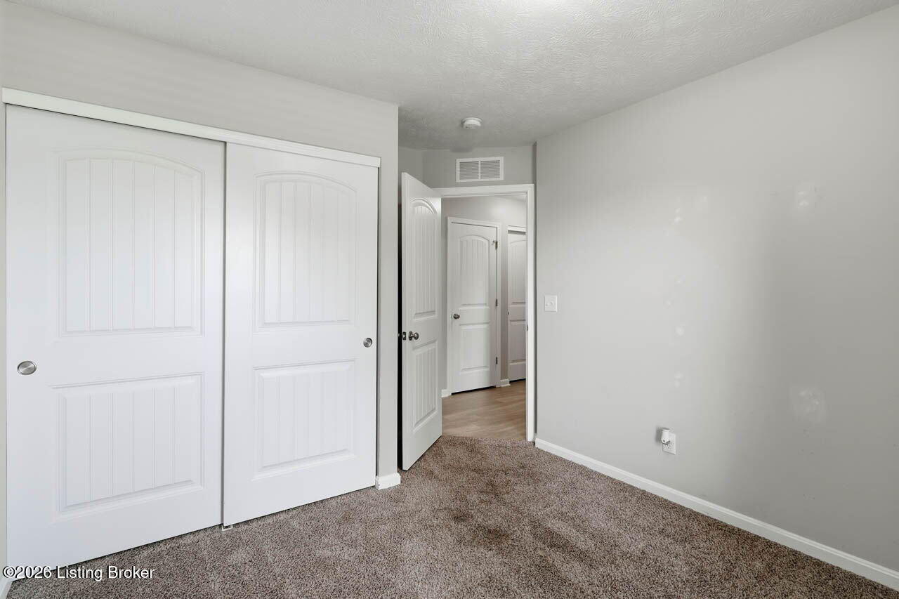 105 Mountain Stone Ct Property Photo 37
