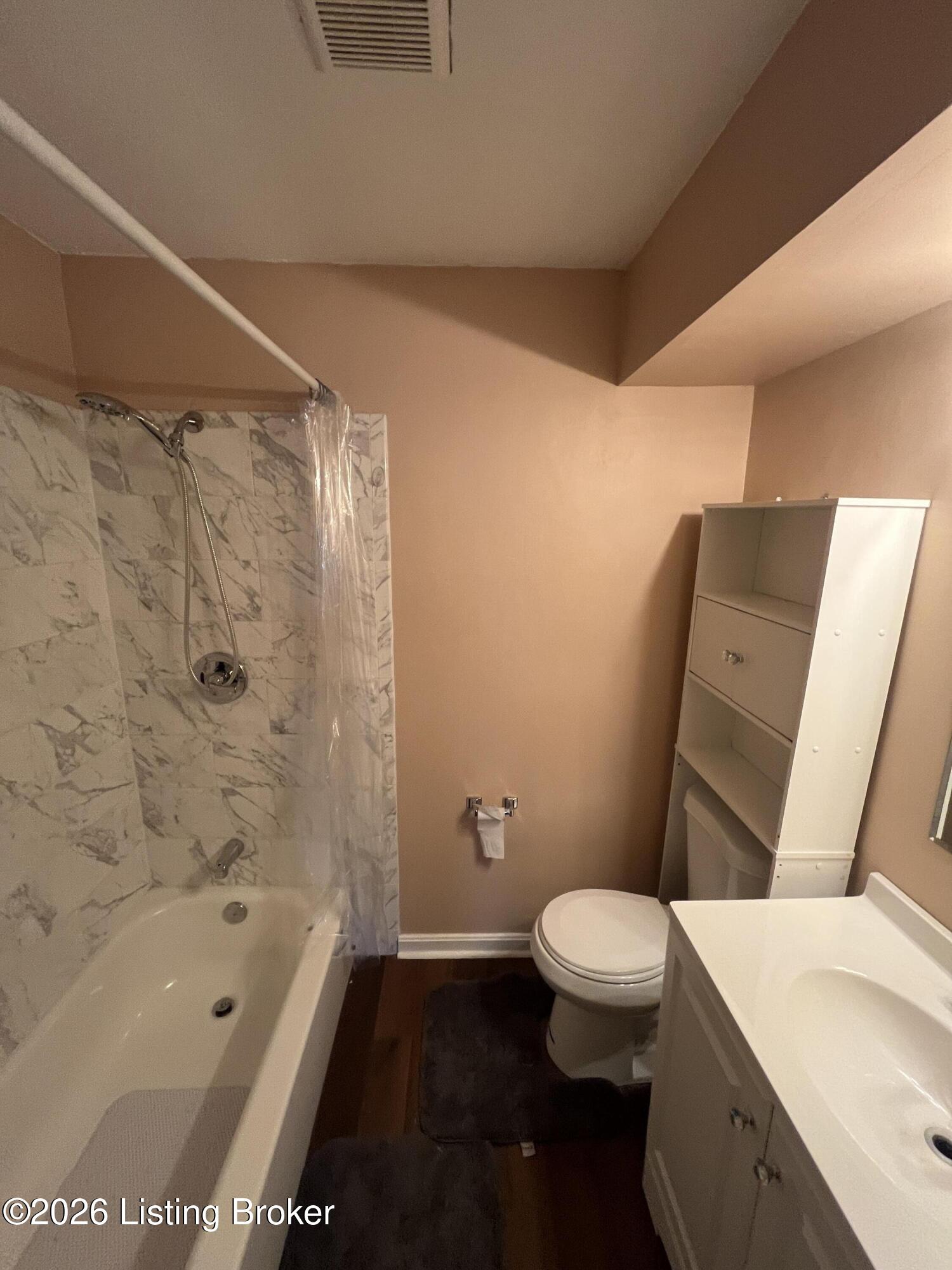 3312 Colonial Manor Cir 6a Property Photo 5