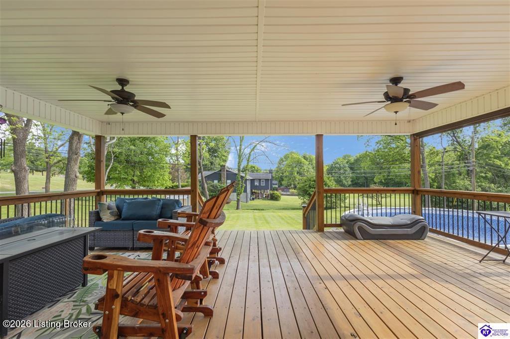 200 Carey Ln Property Photo 5