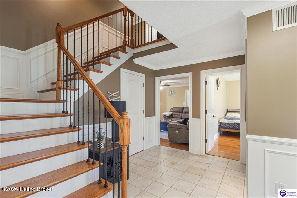 200 Carey Ln Property Photo 9