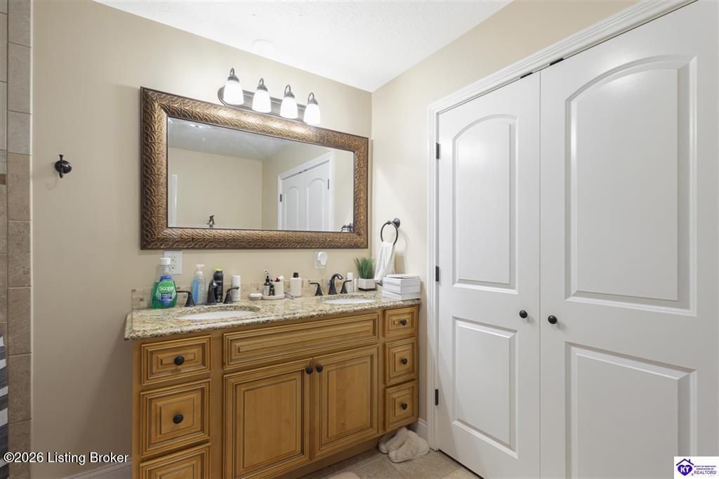 200 Carey Ln Property Photo 13