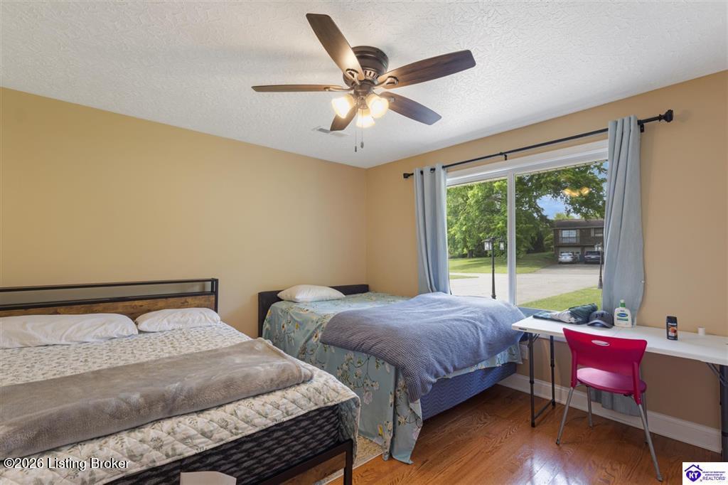 200 Carey Ln Property Photo 15