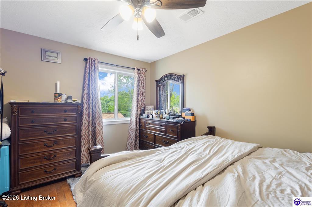200 Carey Ln Property Photo 16