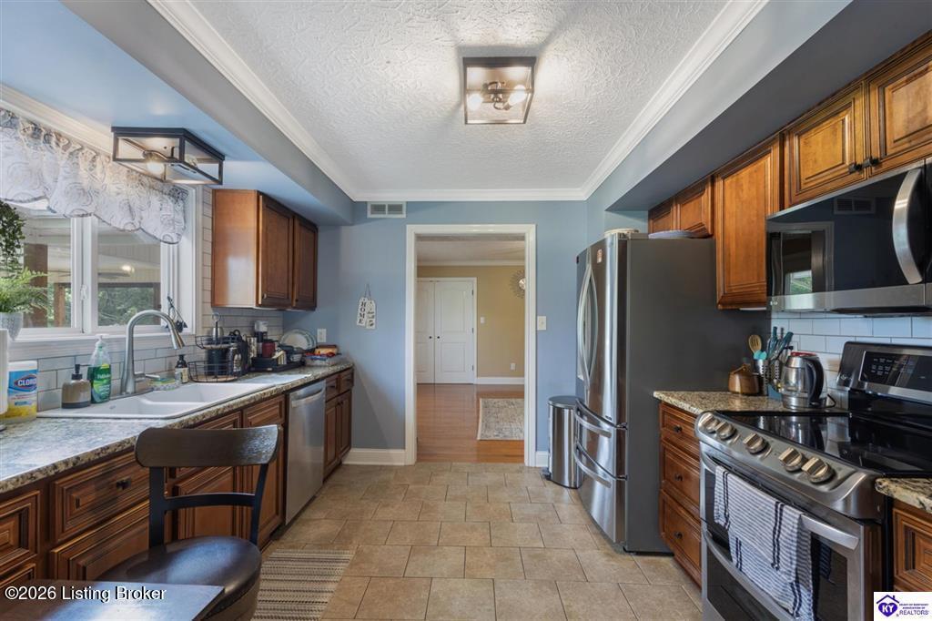 200 Carey Ln Property Photo 24