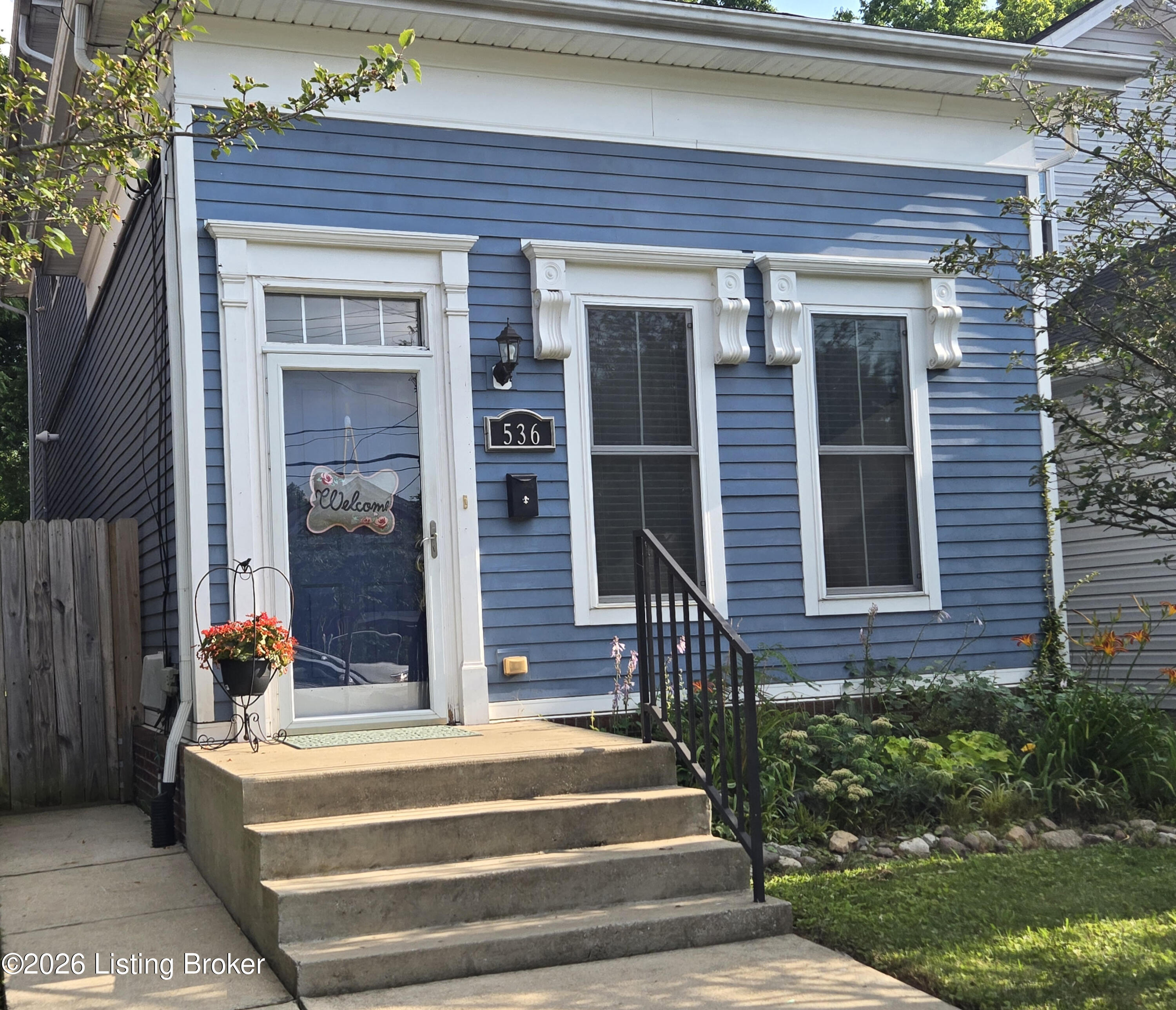 536 E Saint Catherine St Property Photo 1