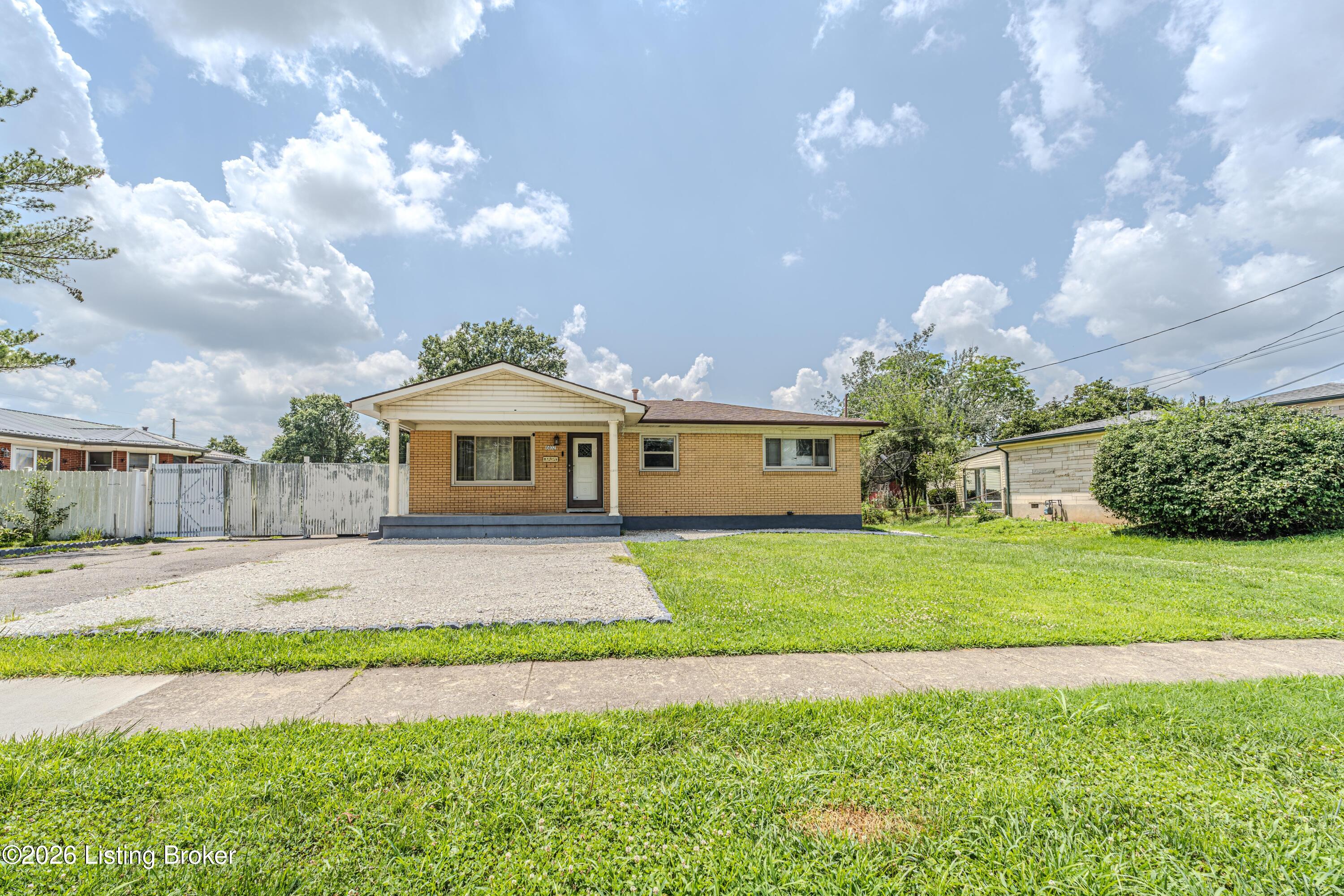 6102 W Pages Ln Property Photo 1