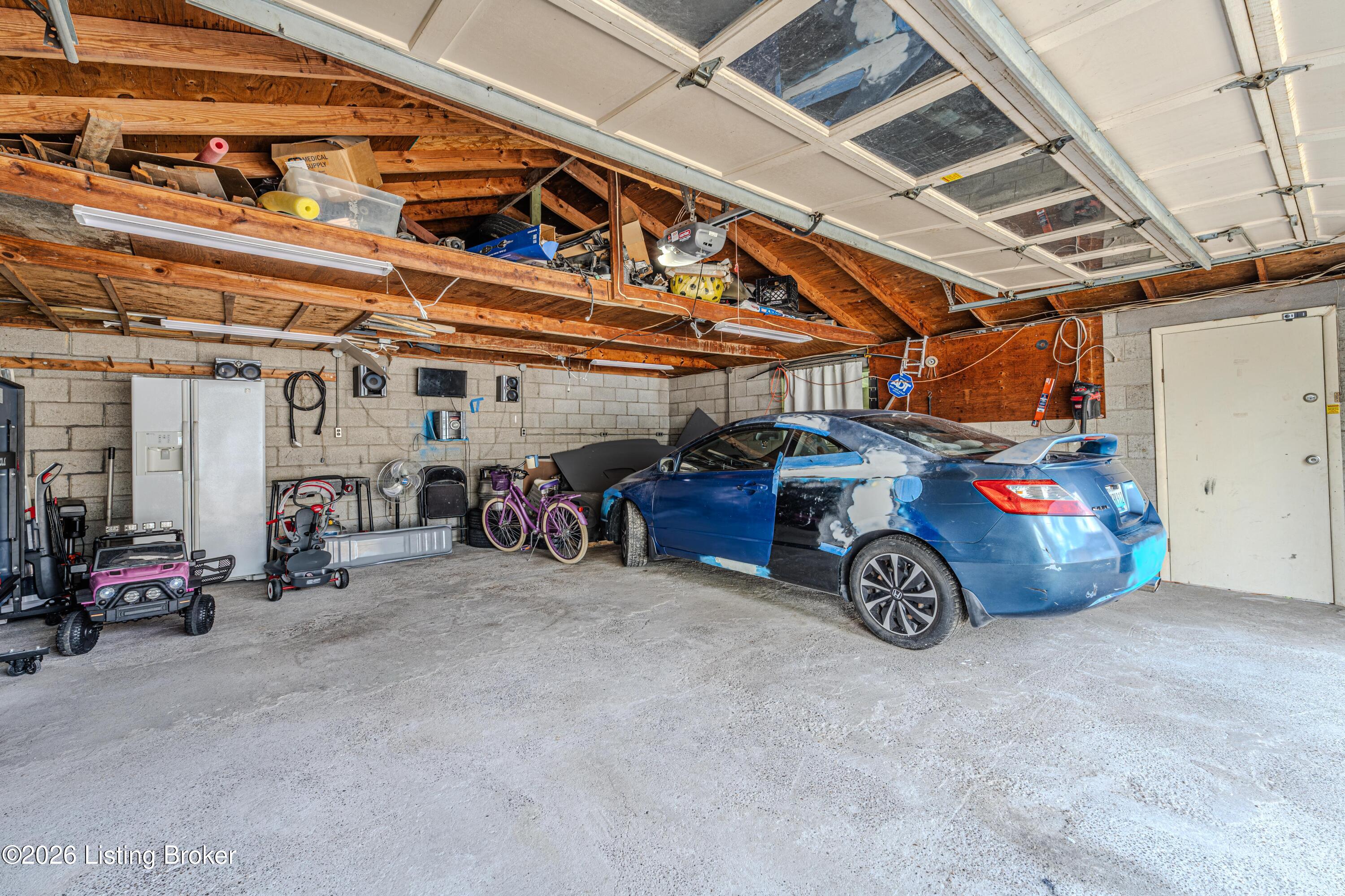 6102 W Pages Ln Property Photo 6