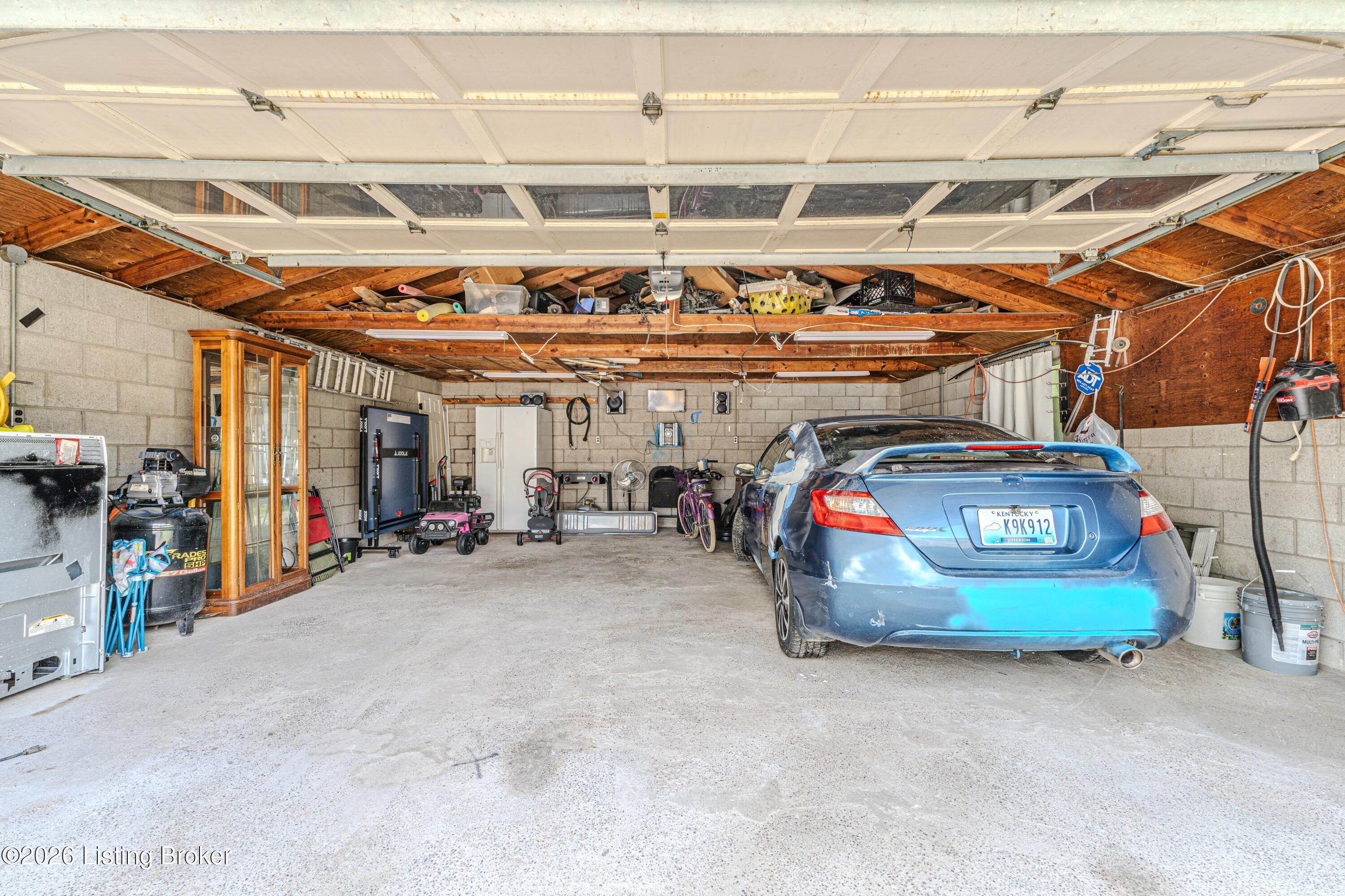 6102 W Pages Ln Property Photo 7