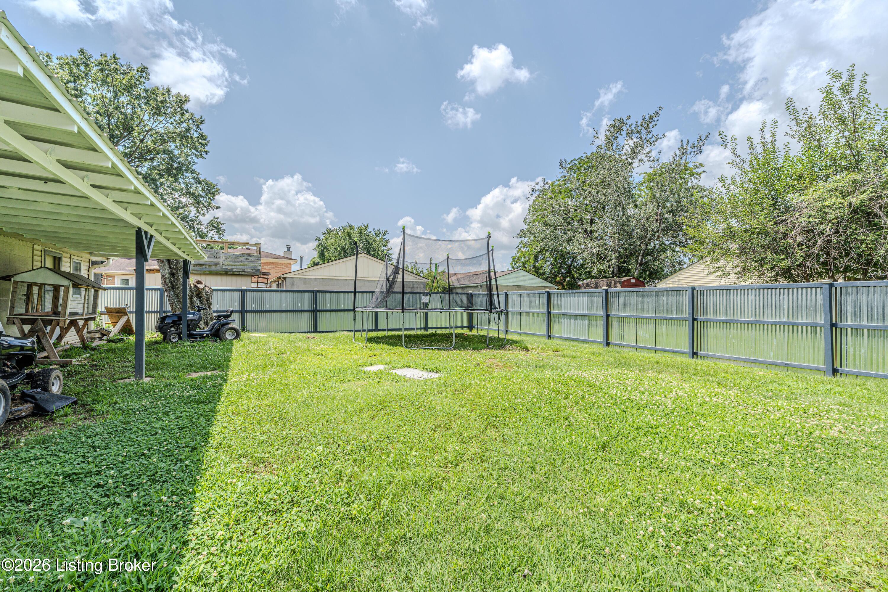 6102 W Pages Ln Property Photo 12