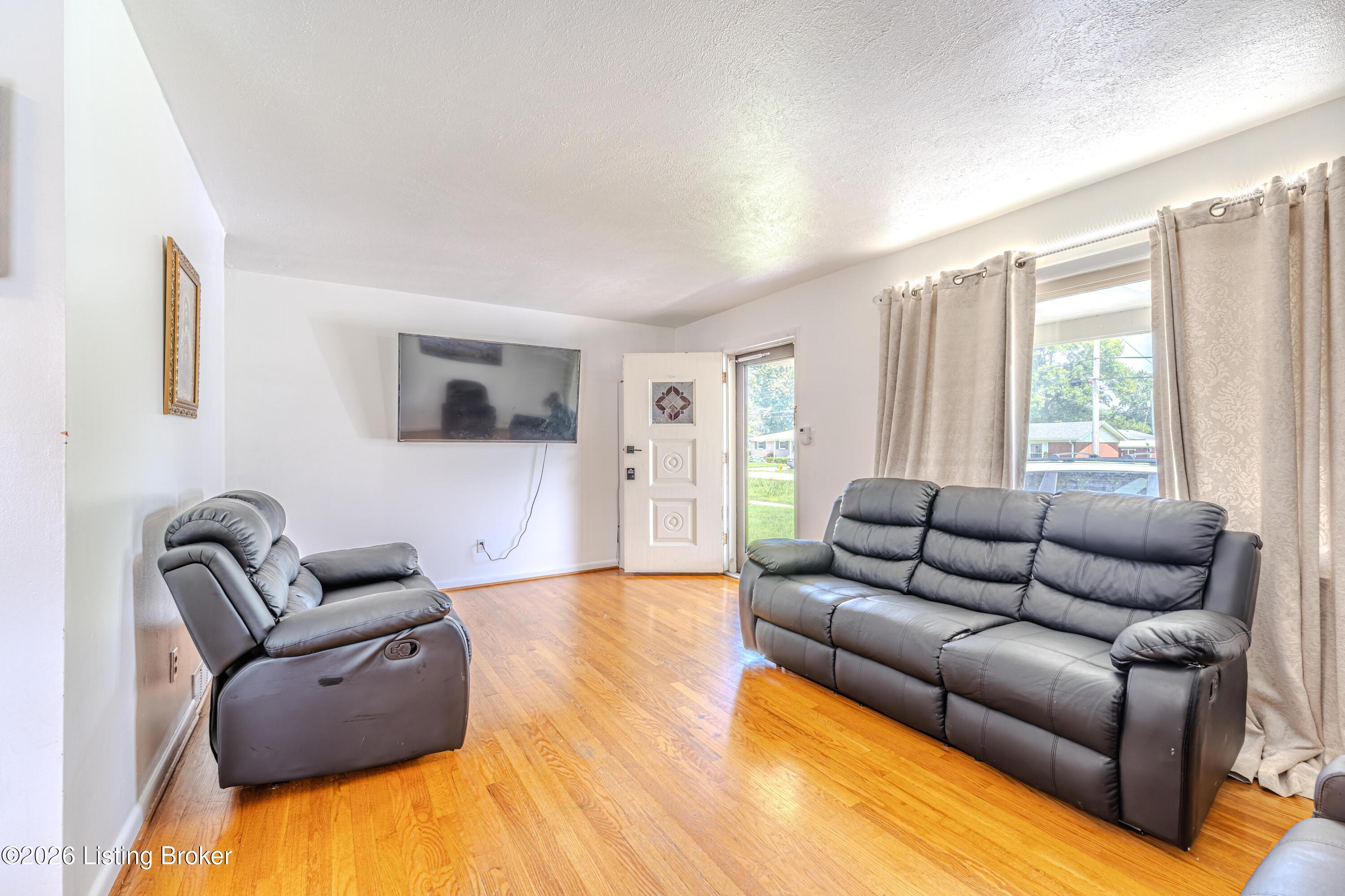 6102 W Pages Ln Property Photo 13