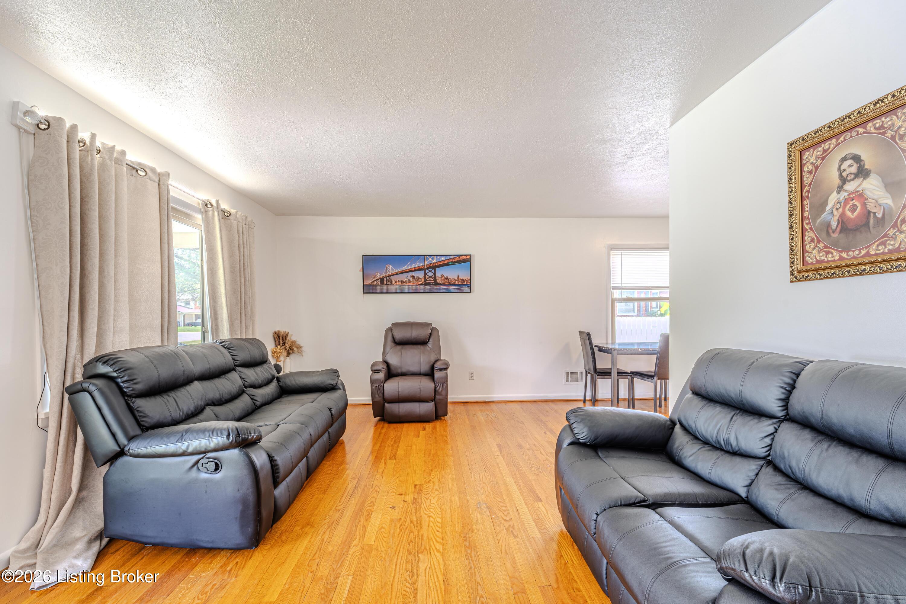 6102 W Pages Ln Property Photo 14