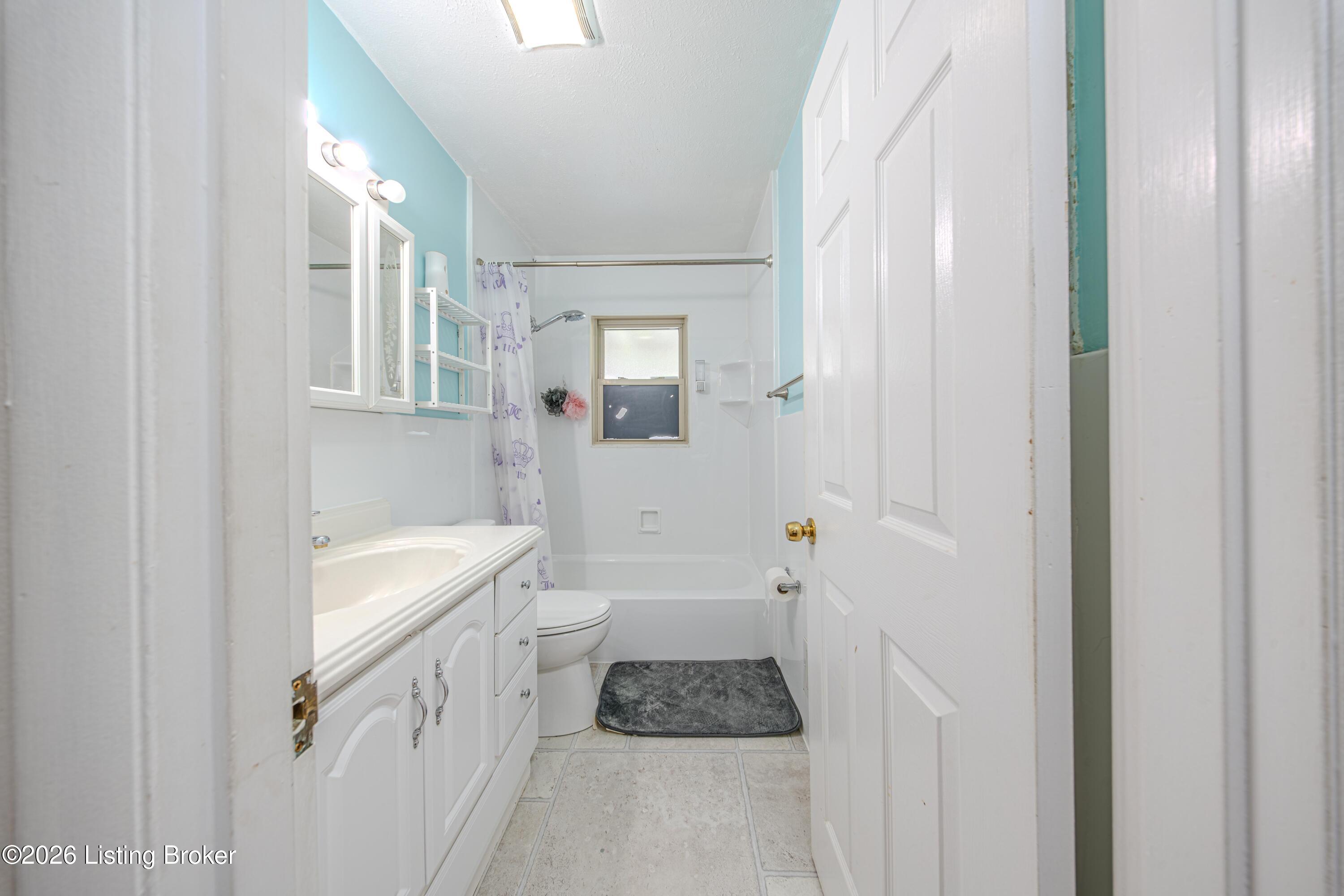 6102 W Pages Ln Property Photo 18