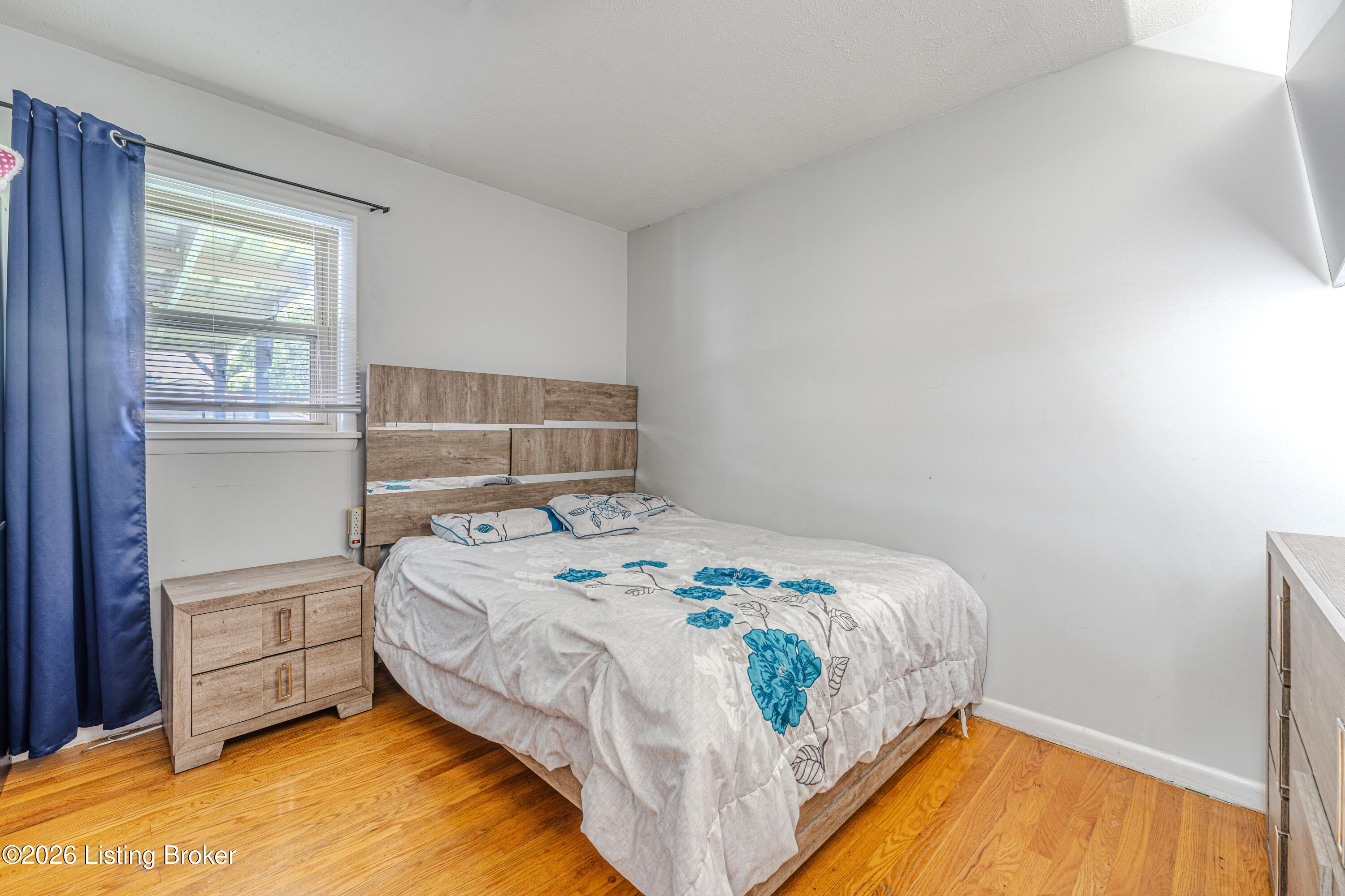 6102 W Pages Ln Property Photo 23
