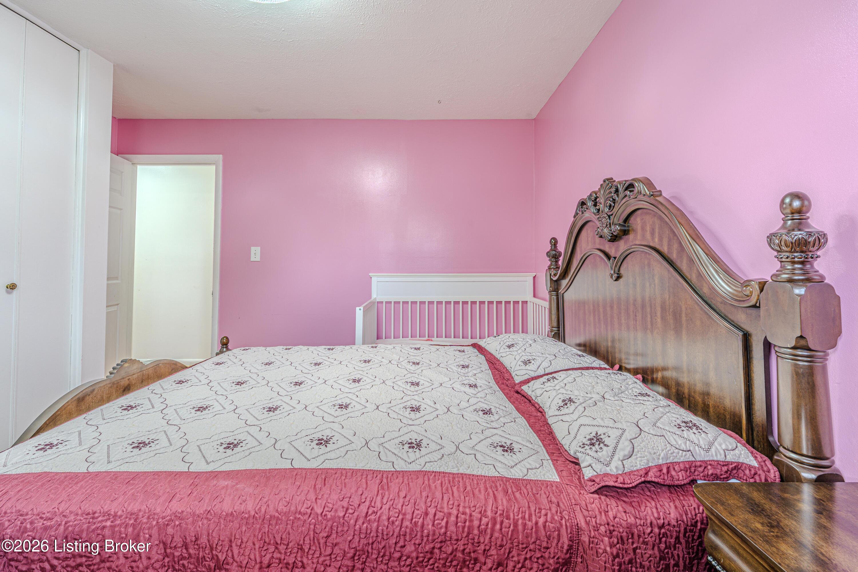 6102 W Pages Ln Property Photo 27