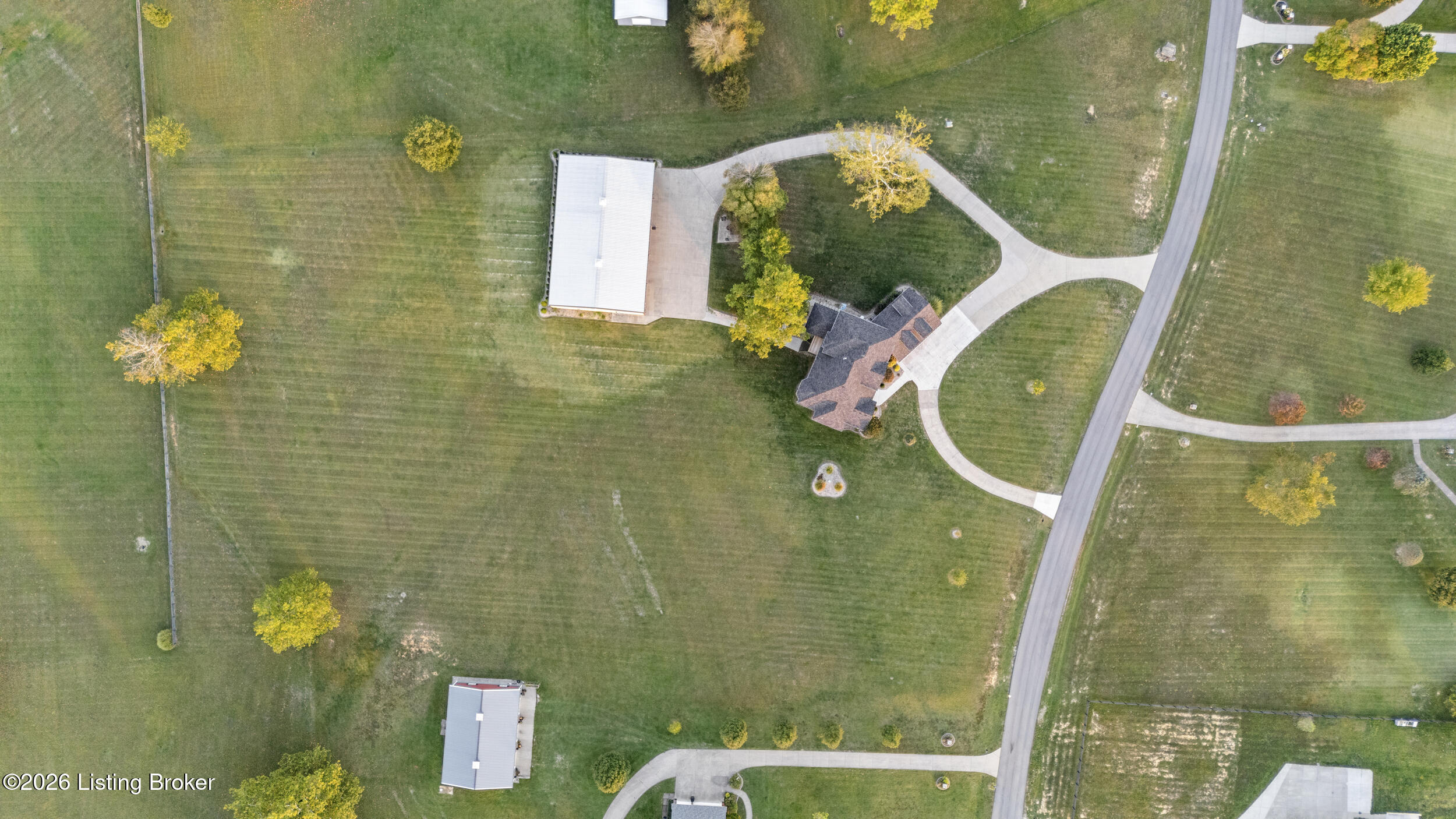 10240 Saddle Pointe Dr Property Photo 3