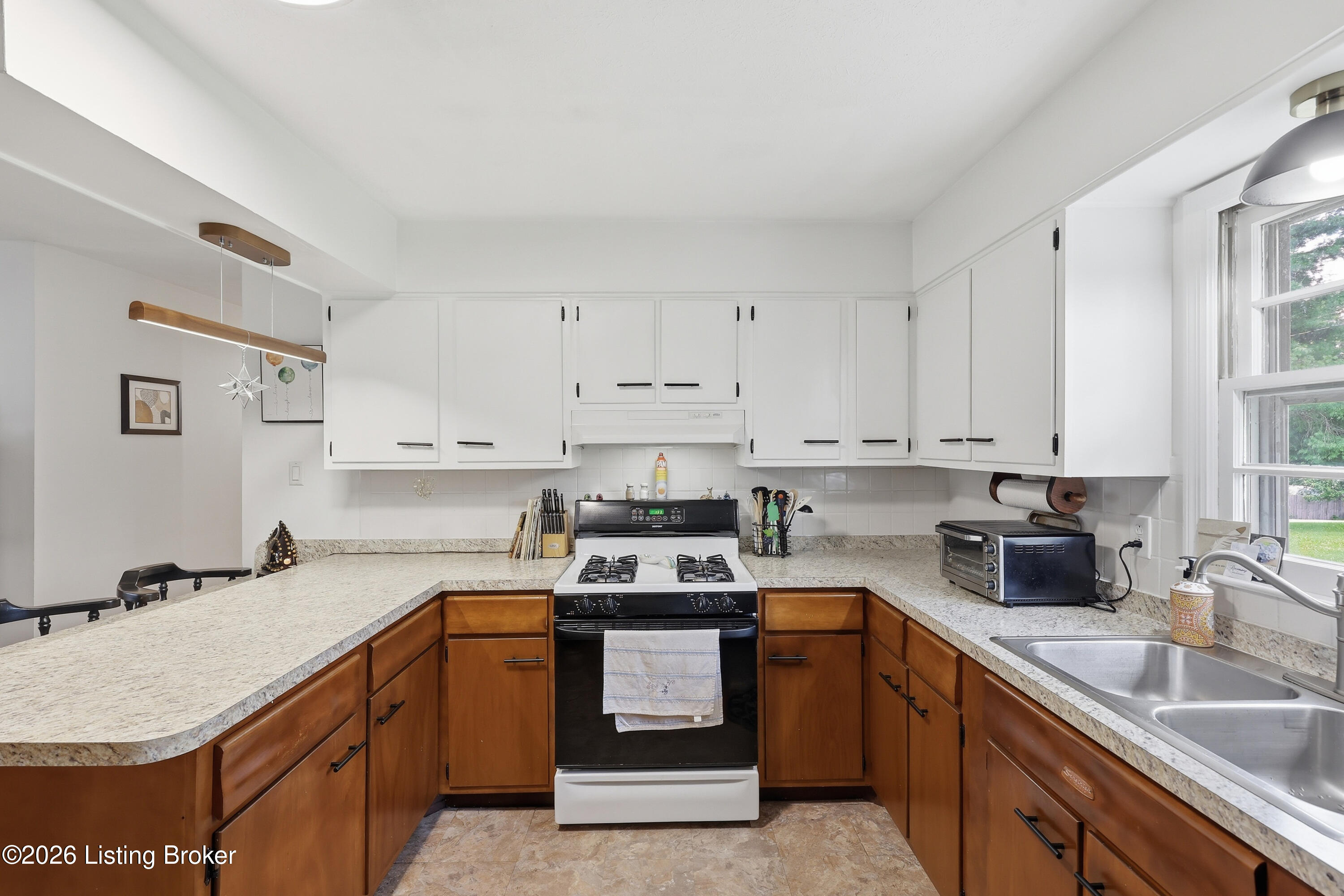 220 Forrest Dr Property Photo 14