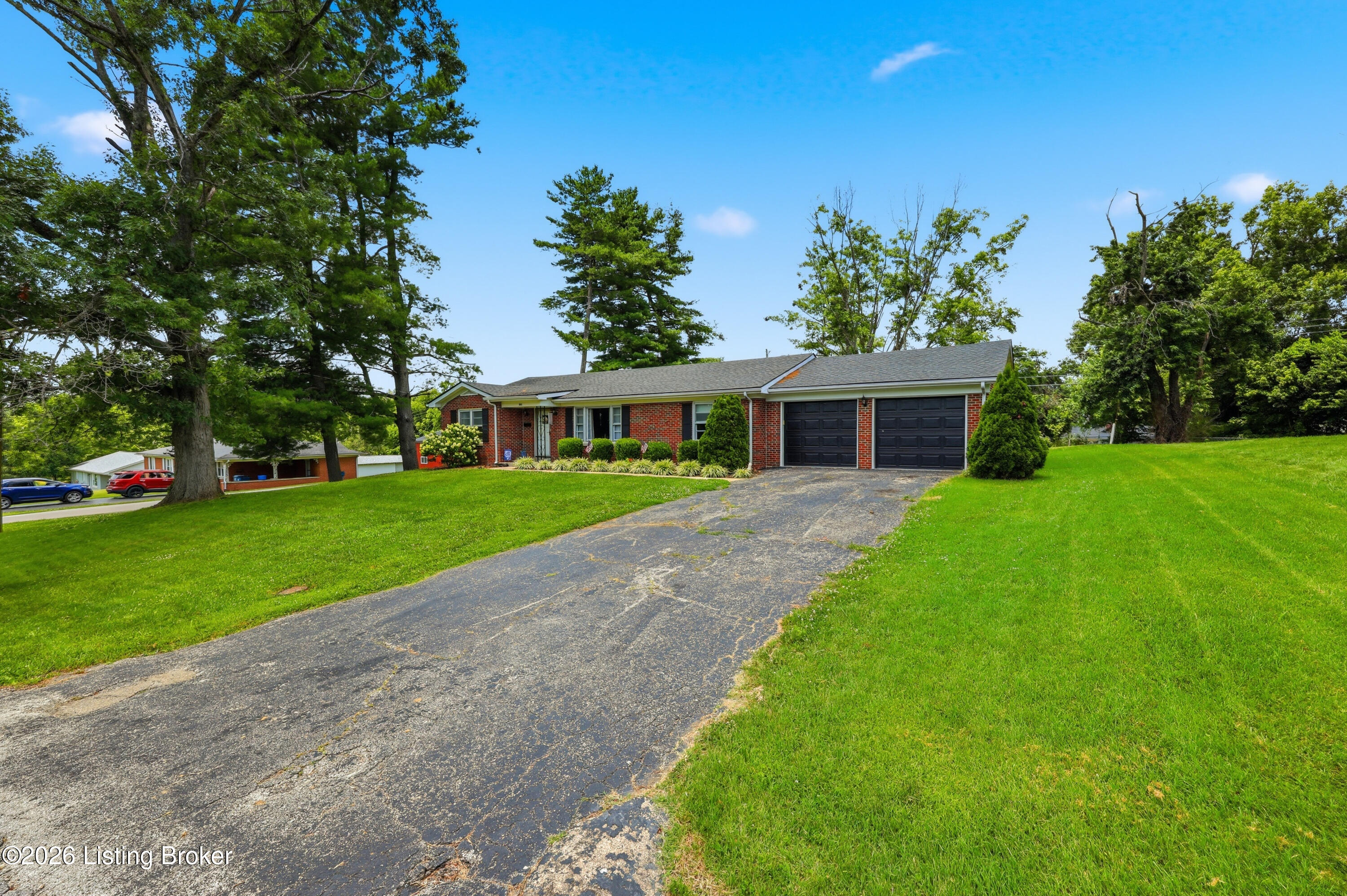 220 Forrest Dr Property Photo 36