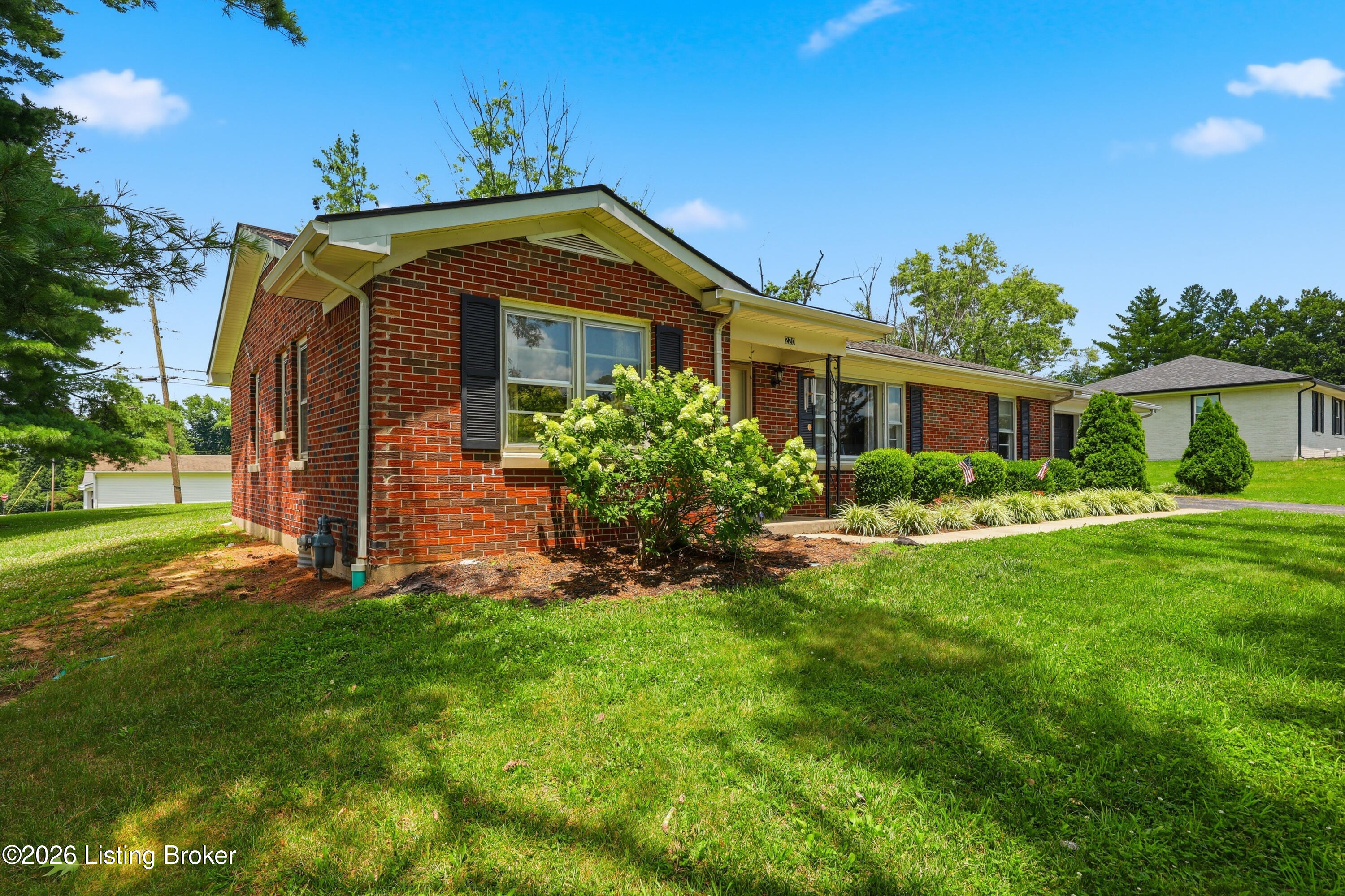 220 Forrest Dr Property Photo 40