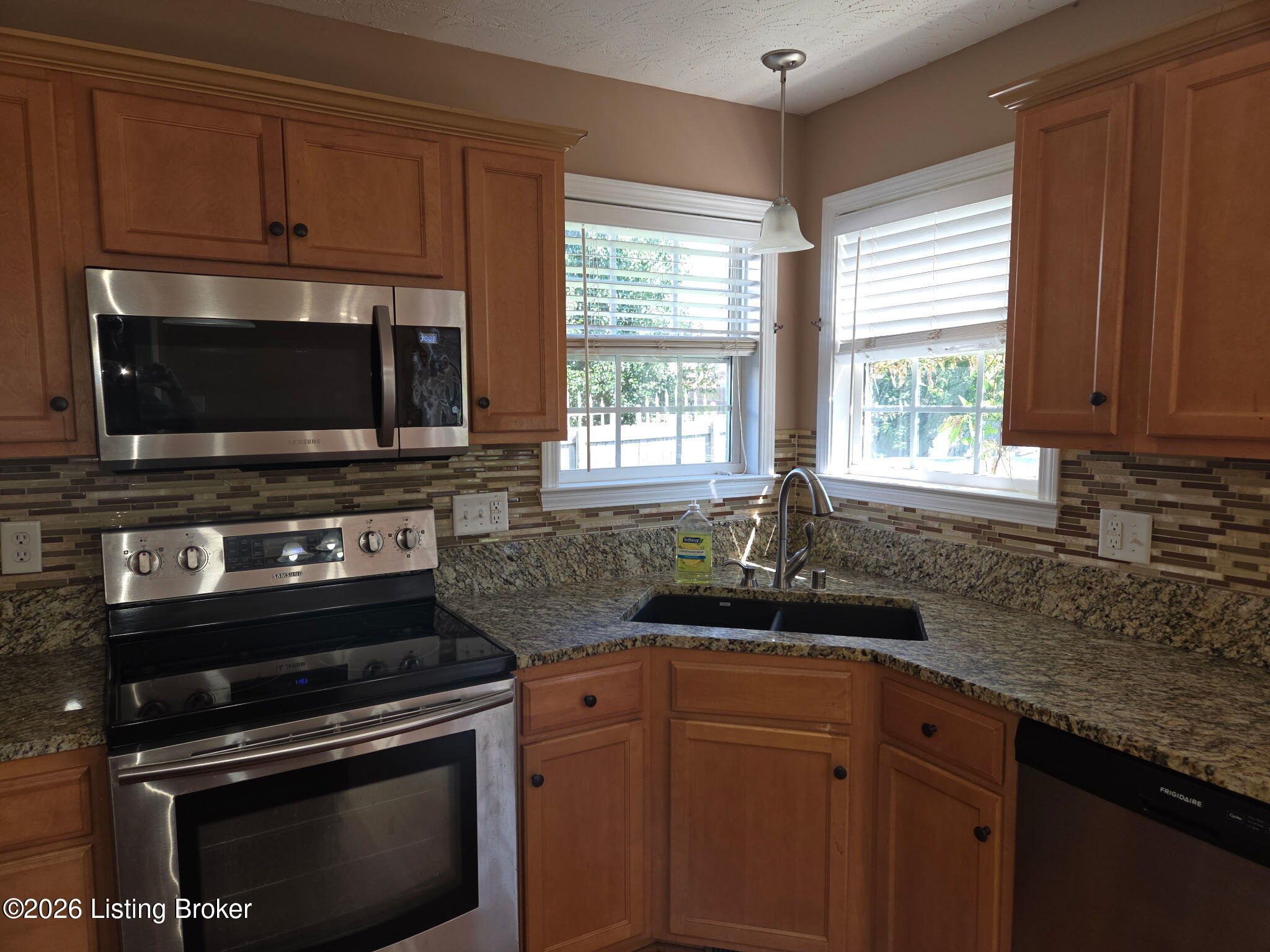 2517 Kensington Way Property Photo 15