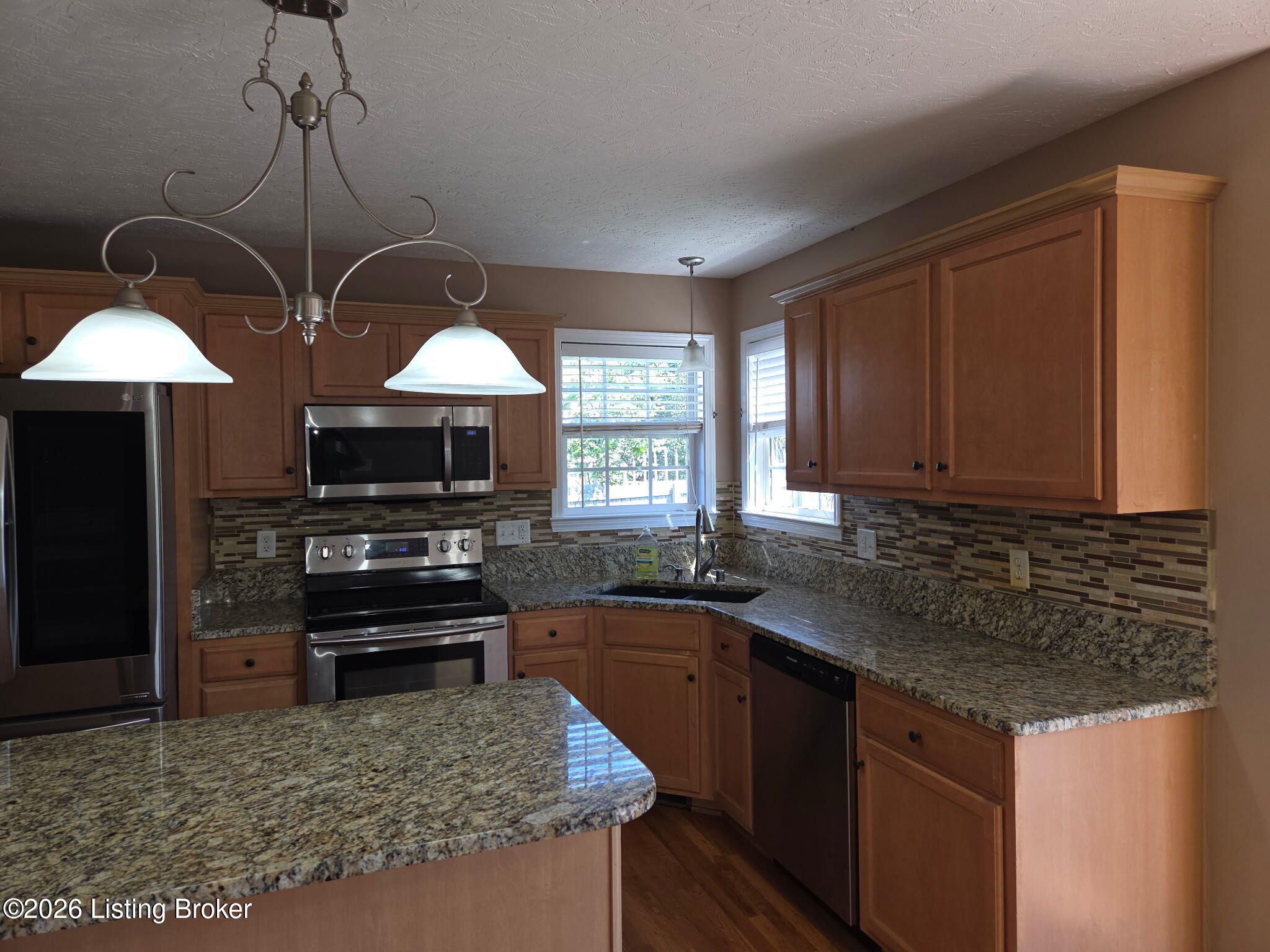 2517 Kensington Way Property Photo 16