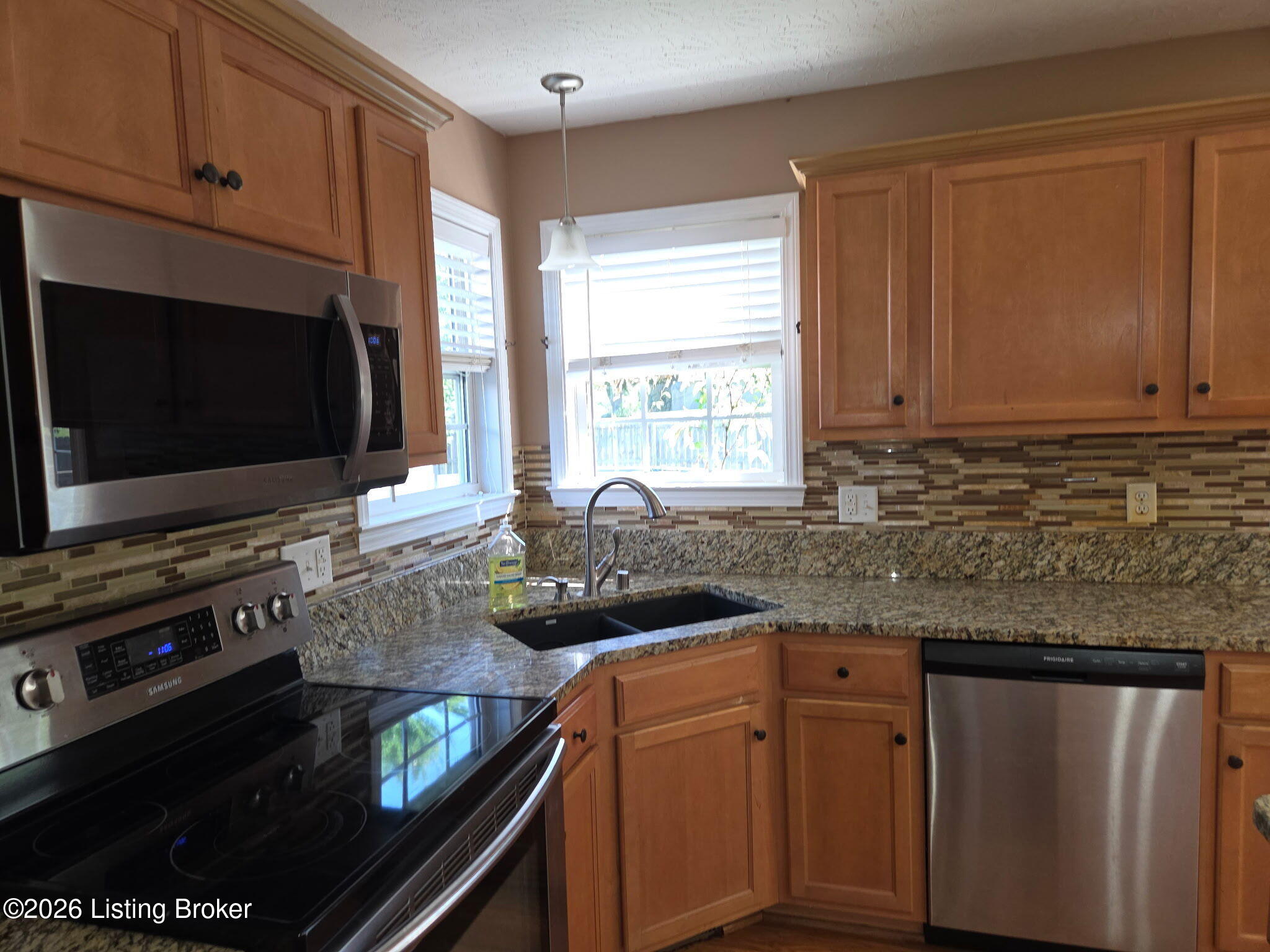 2517 Kensington Way Property Photo 17