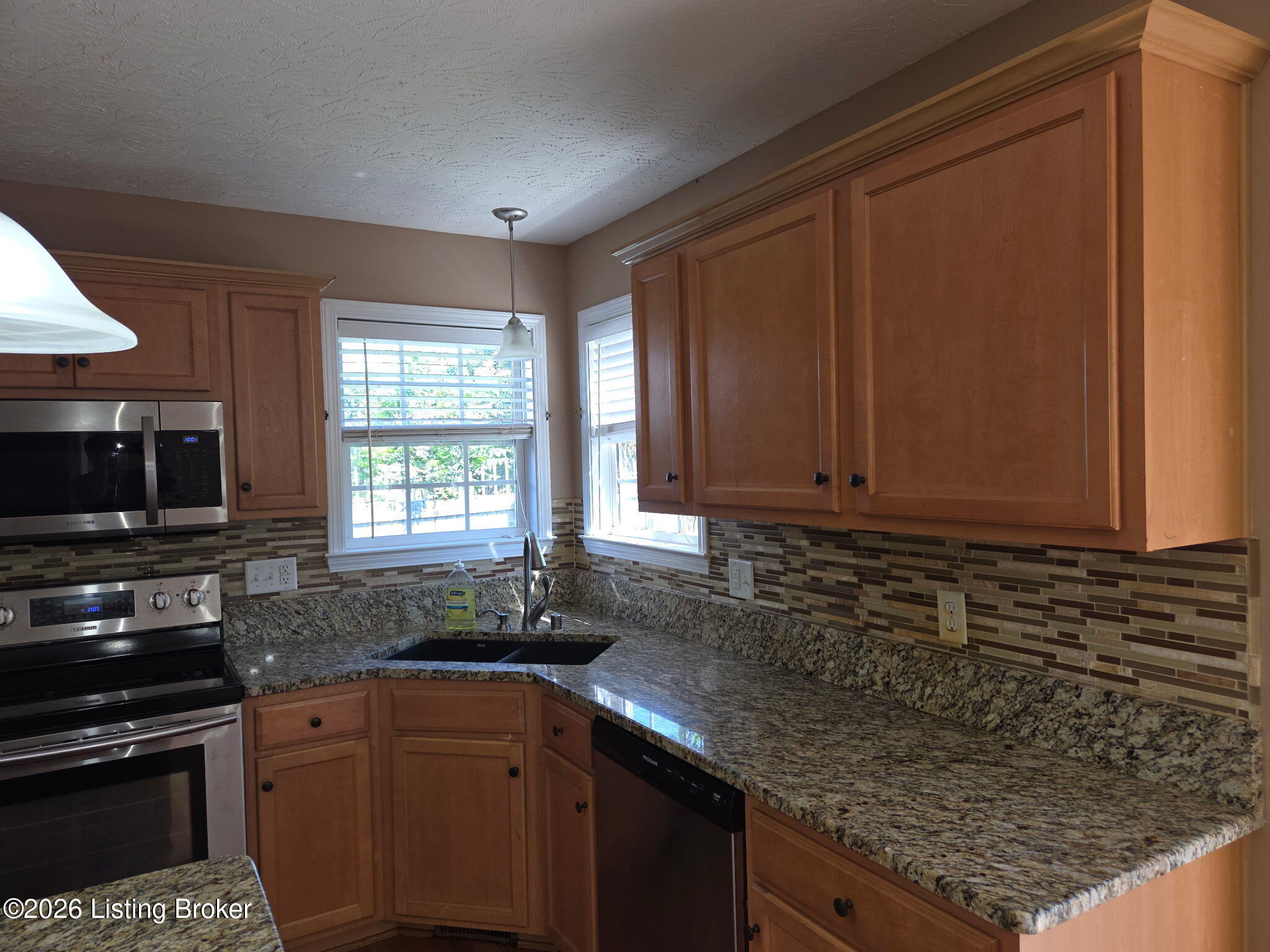 2517 Kensington Way Property Photo 18
