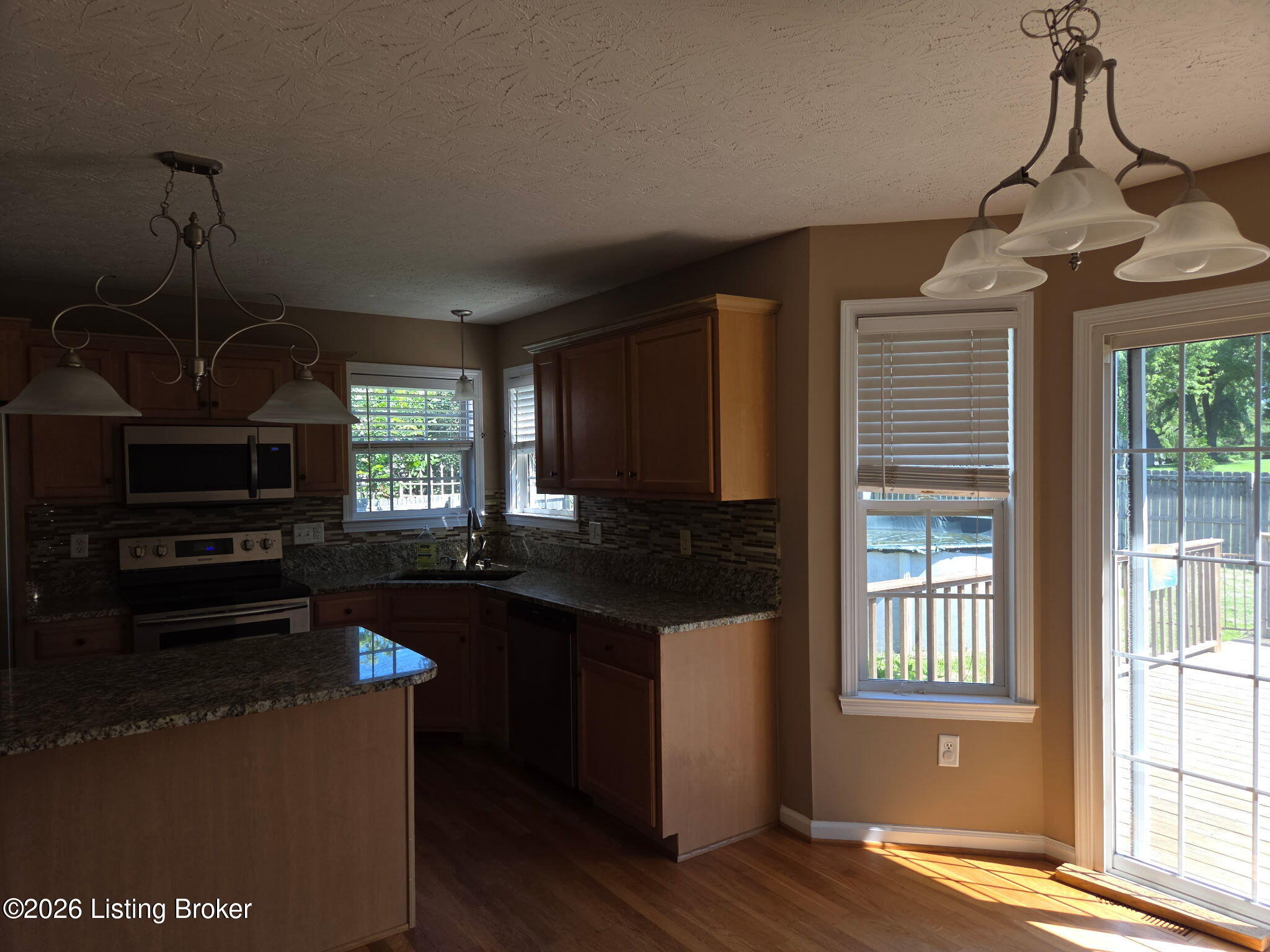 2517 Kensington Way Property Photo 19