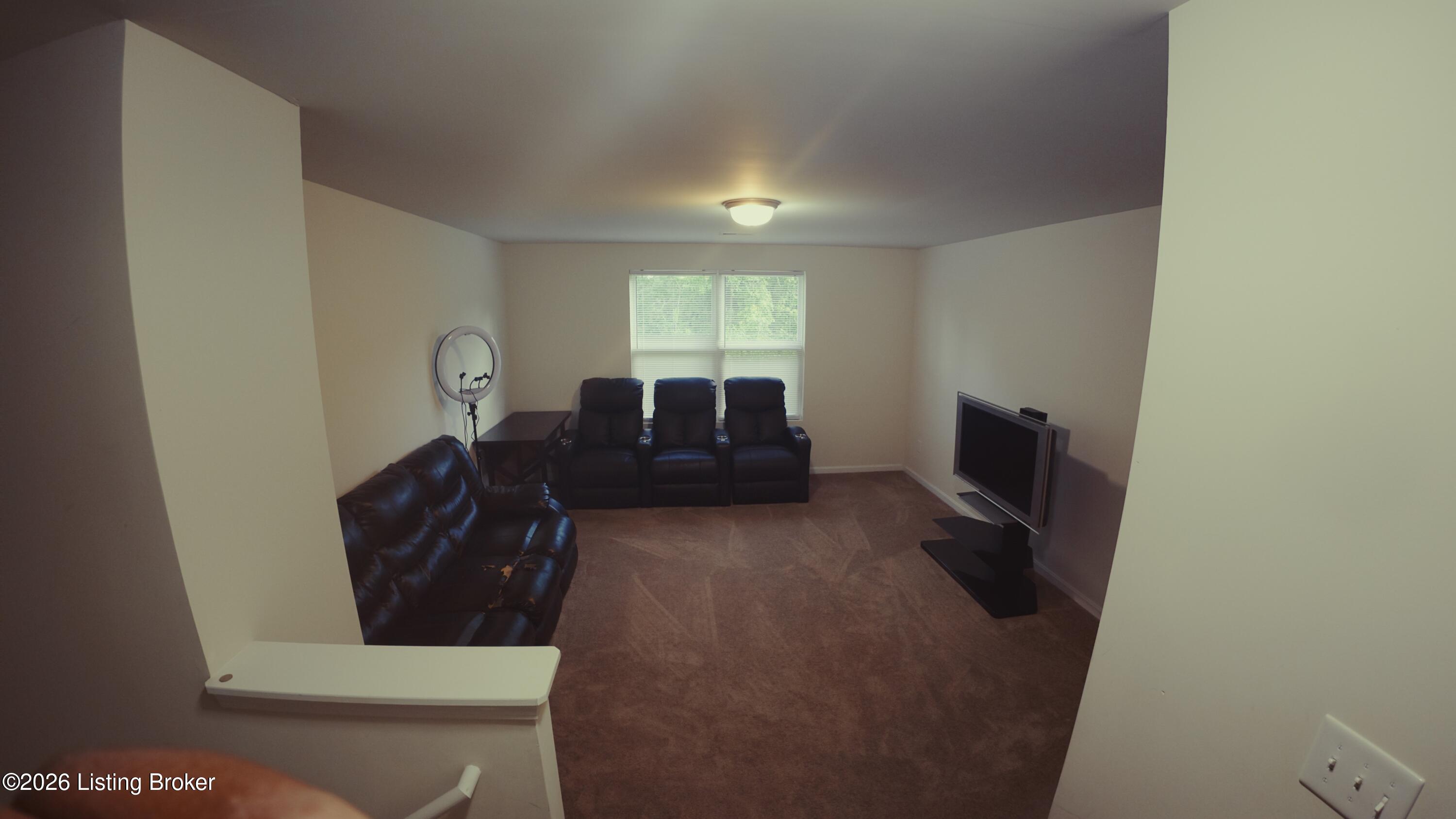 11720 Beacon Ct Property Photo 4