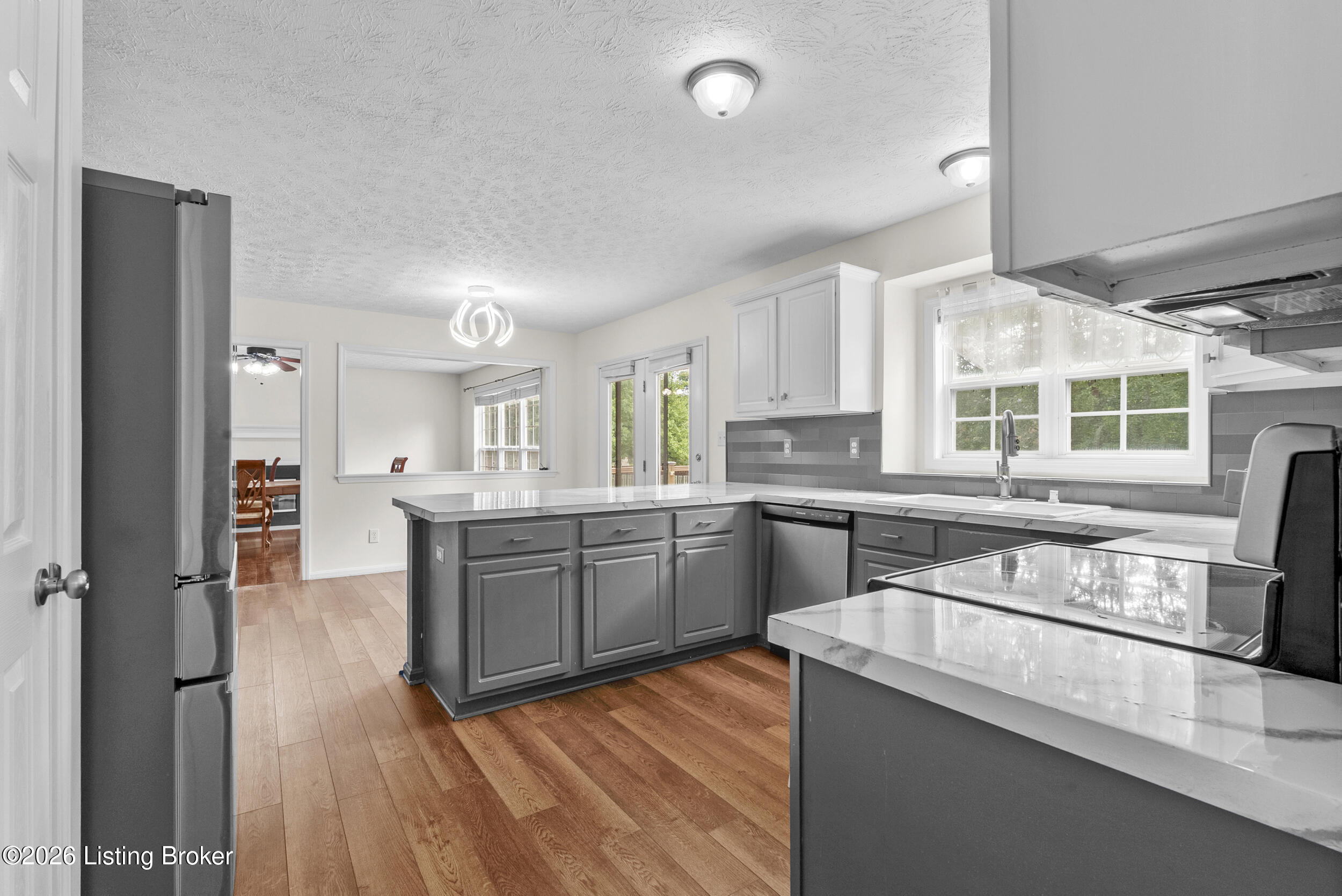 10123 Spring Gate Dr Property Photo 11