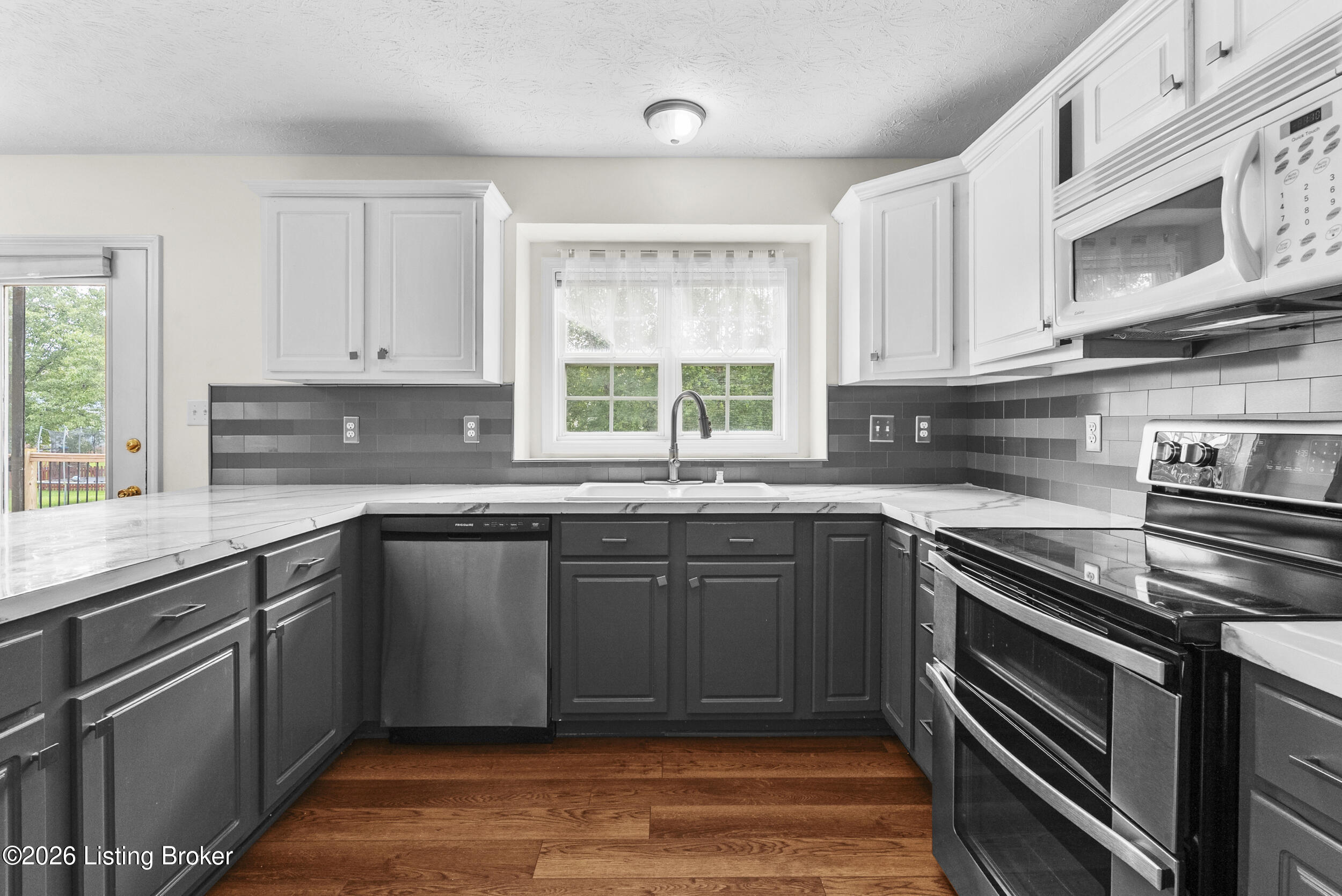 10123 Spring Gate Dr Property Photo 12