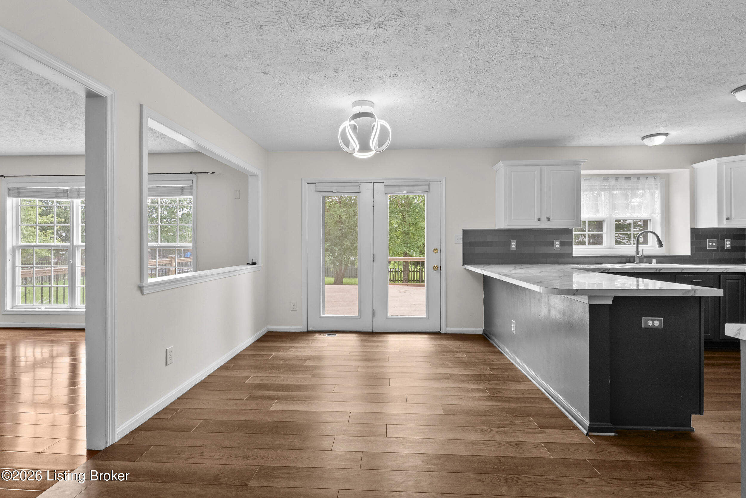 10123 Spring Gate Dr Property Photo 13