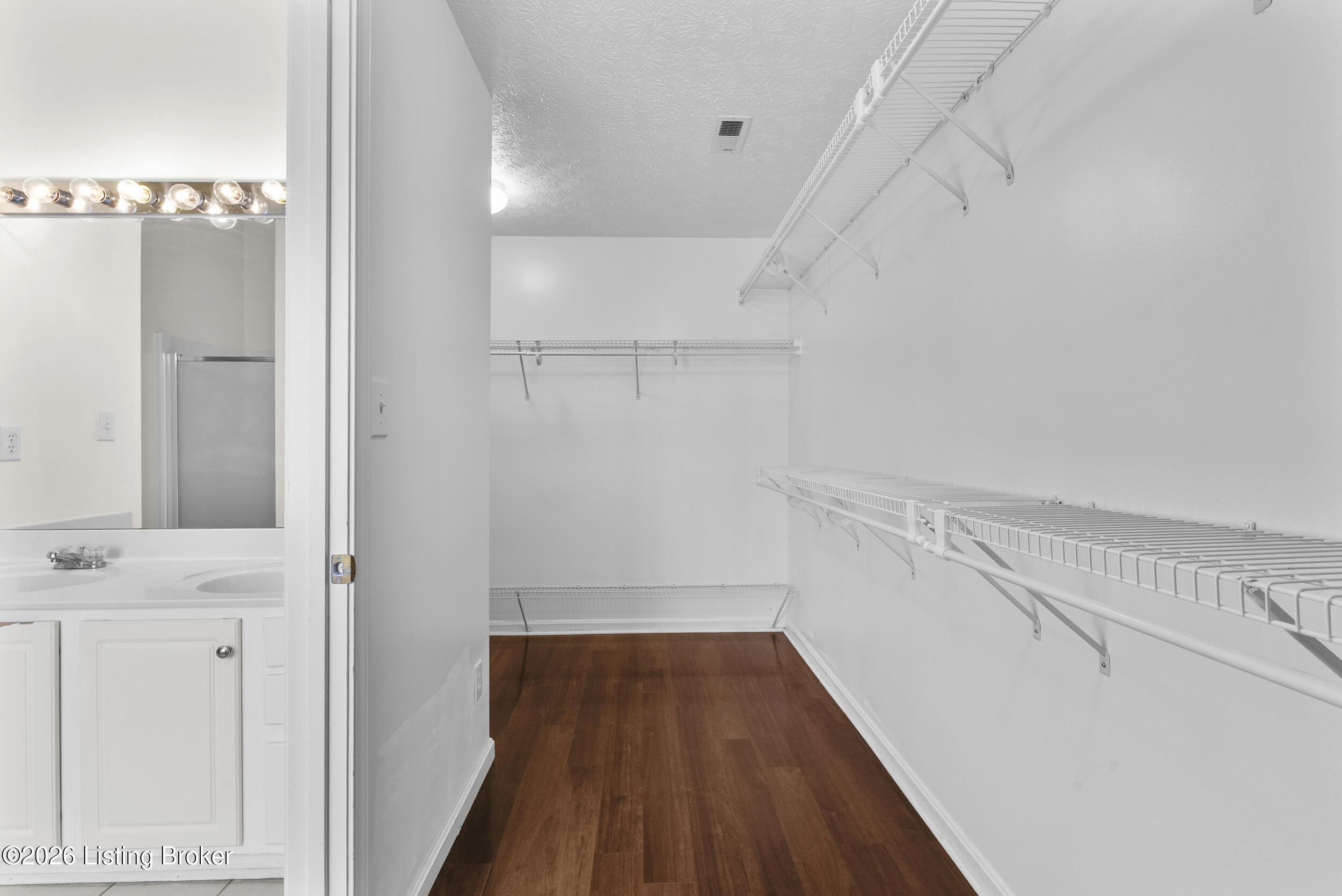 10123 Spring Gate Dr Property Photo 25