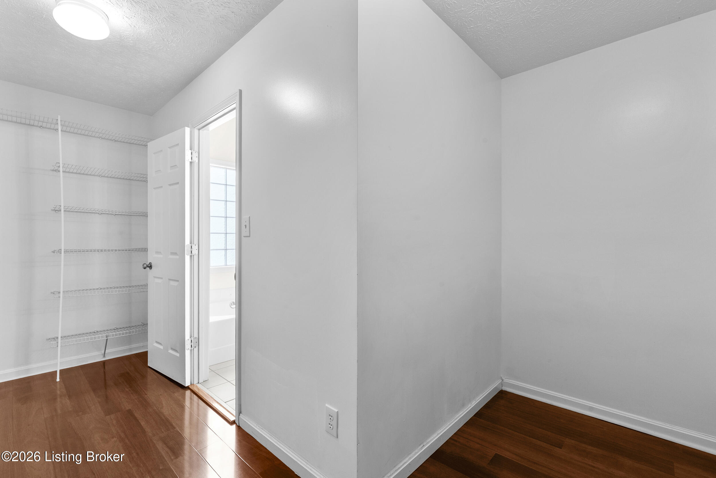 10123 Spring Gate Dr Property Photo 26